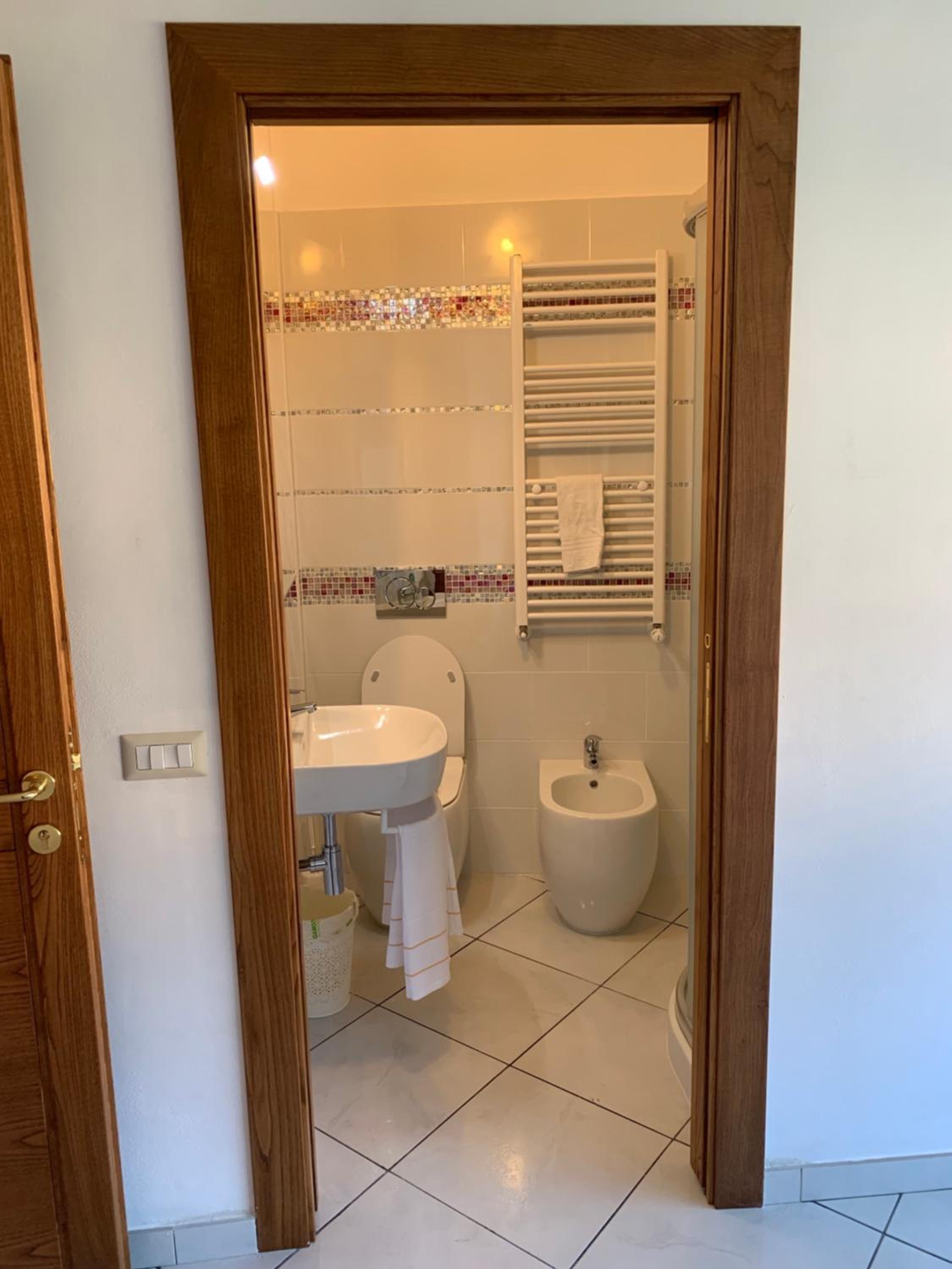 Quadruple Room with Private Bathroom - Photo 4