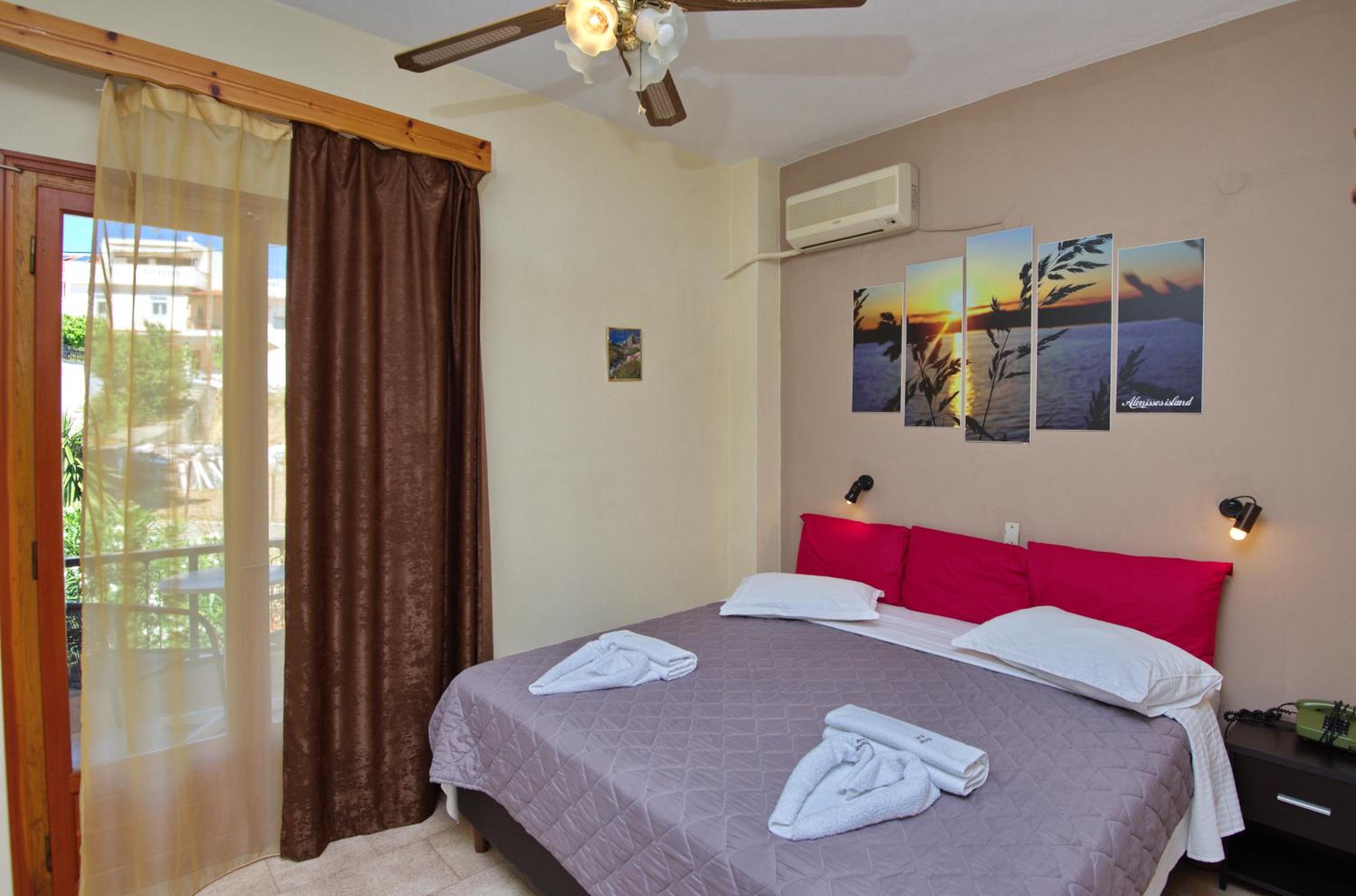 Studio with Garden View (2 Adults) photo 1