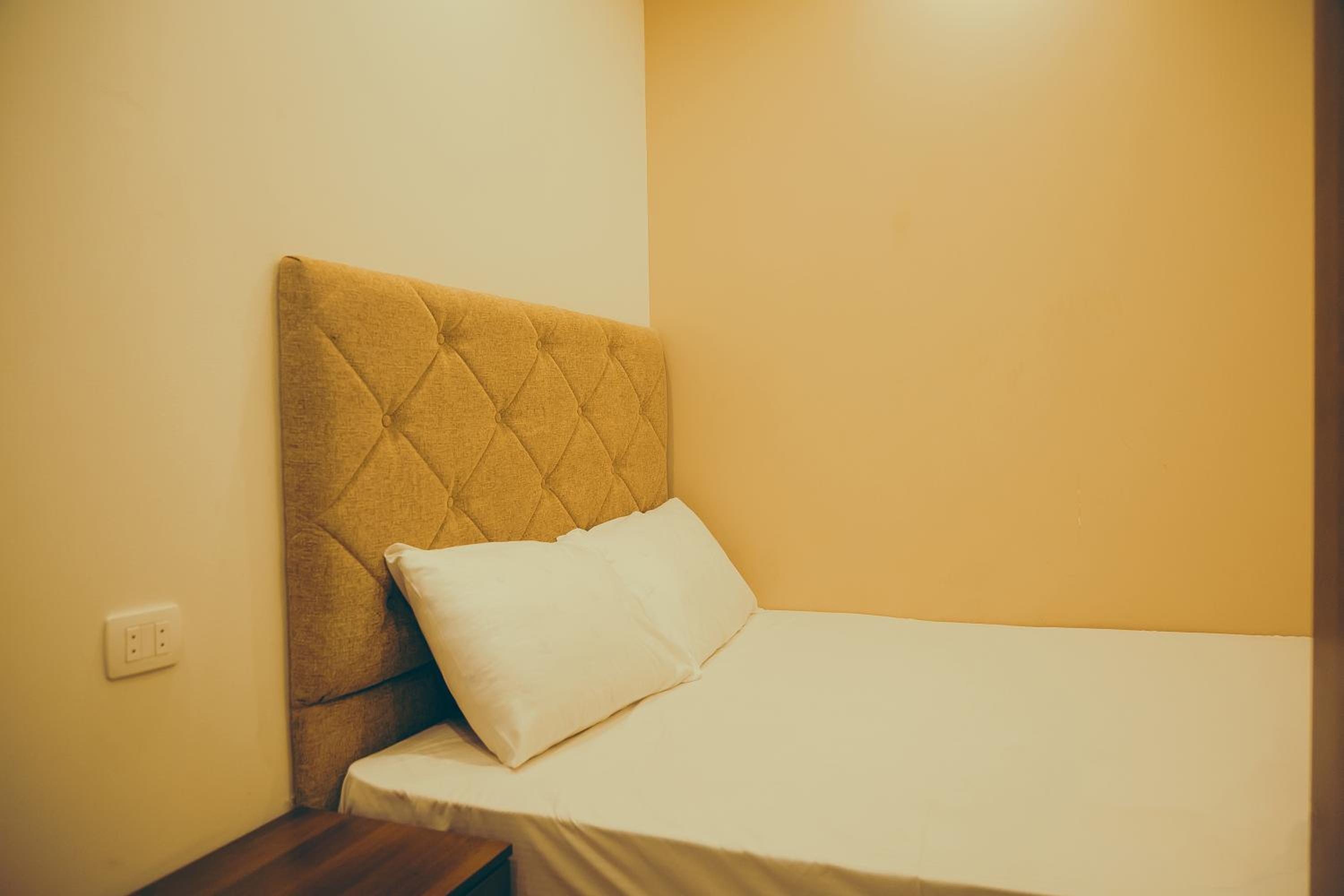One-Bedroom Apartment - Photo 2