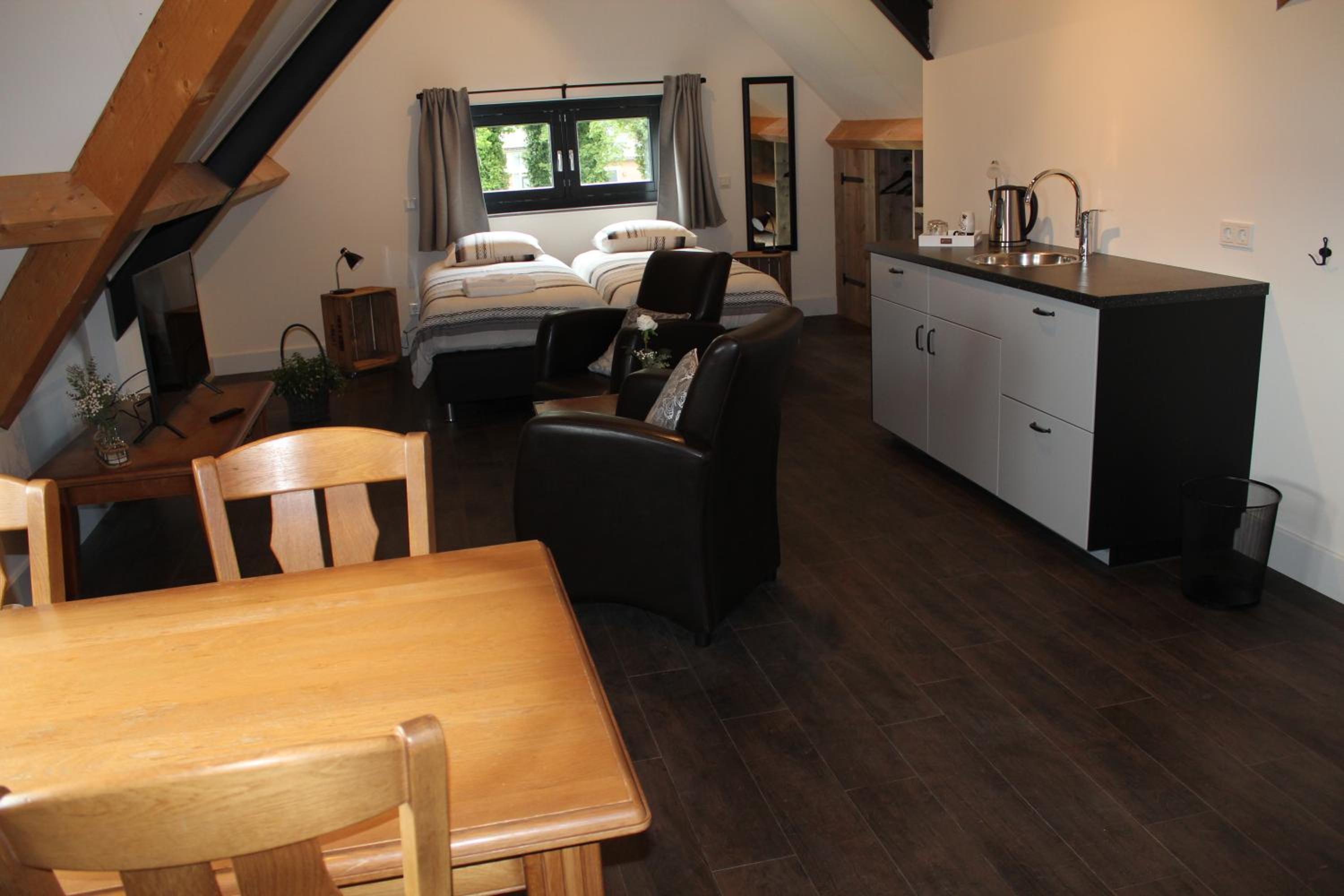Triple Room with Private Bathroom - Photo 6