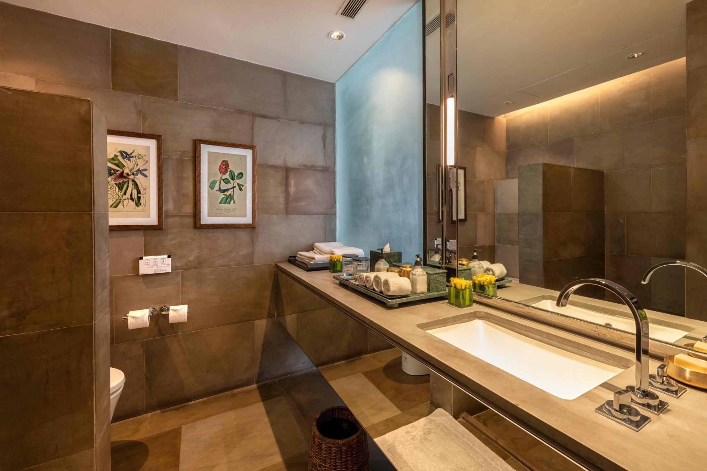 Lodhi Suite with  Happy Hours at Safari Lounge 5 to 7 pm, Buy 01 drink and get another drink complimentary (spirits), 1200 spa credit per booking - Photo 7