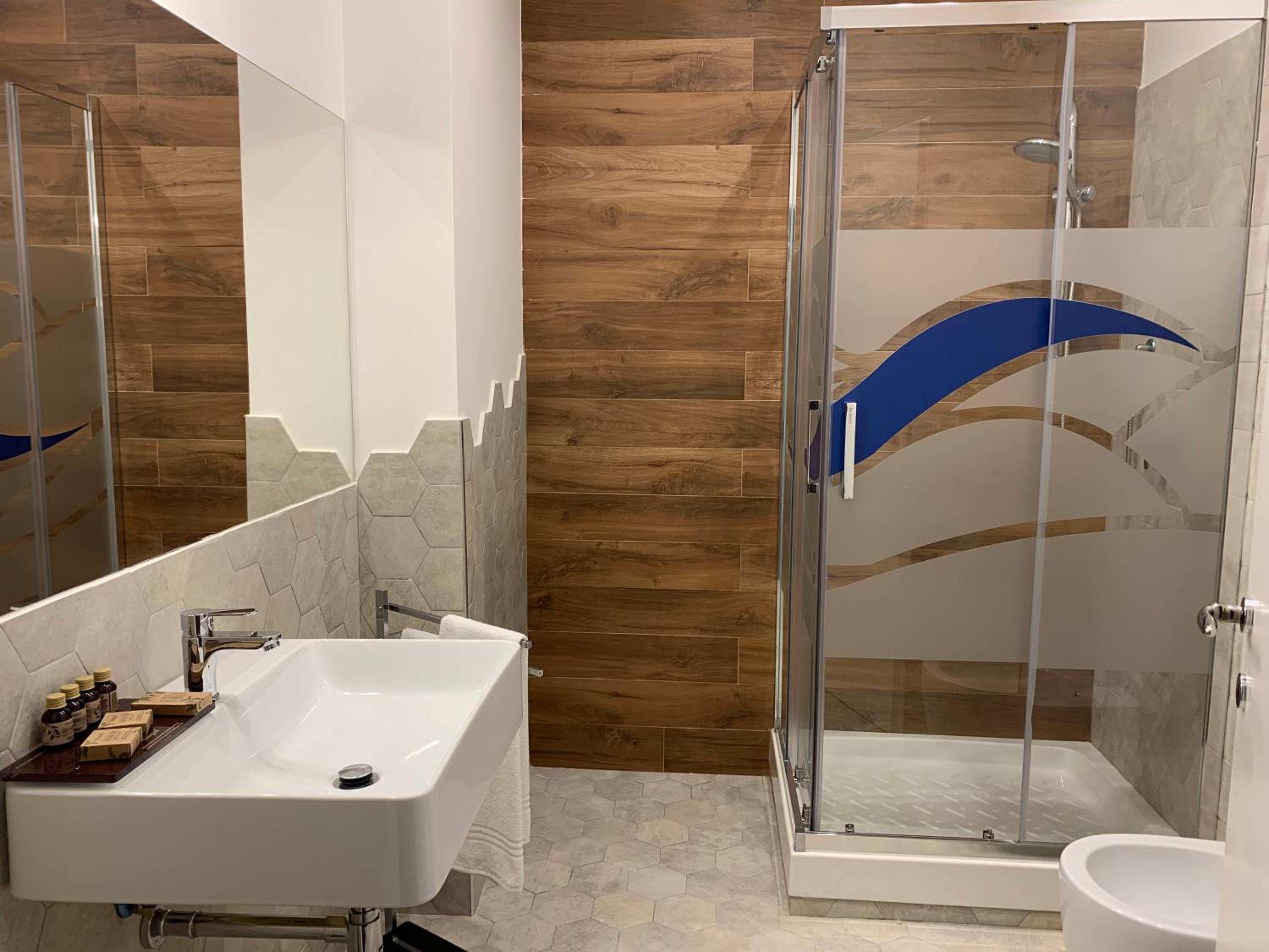 Superior Triple Room photo 2