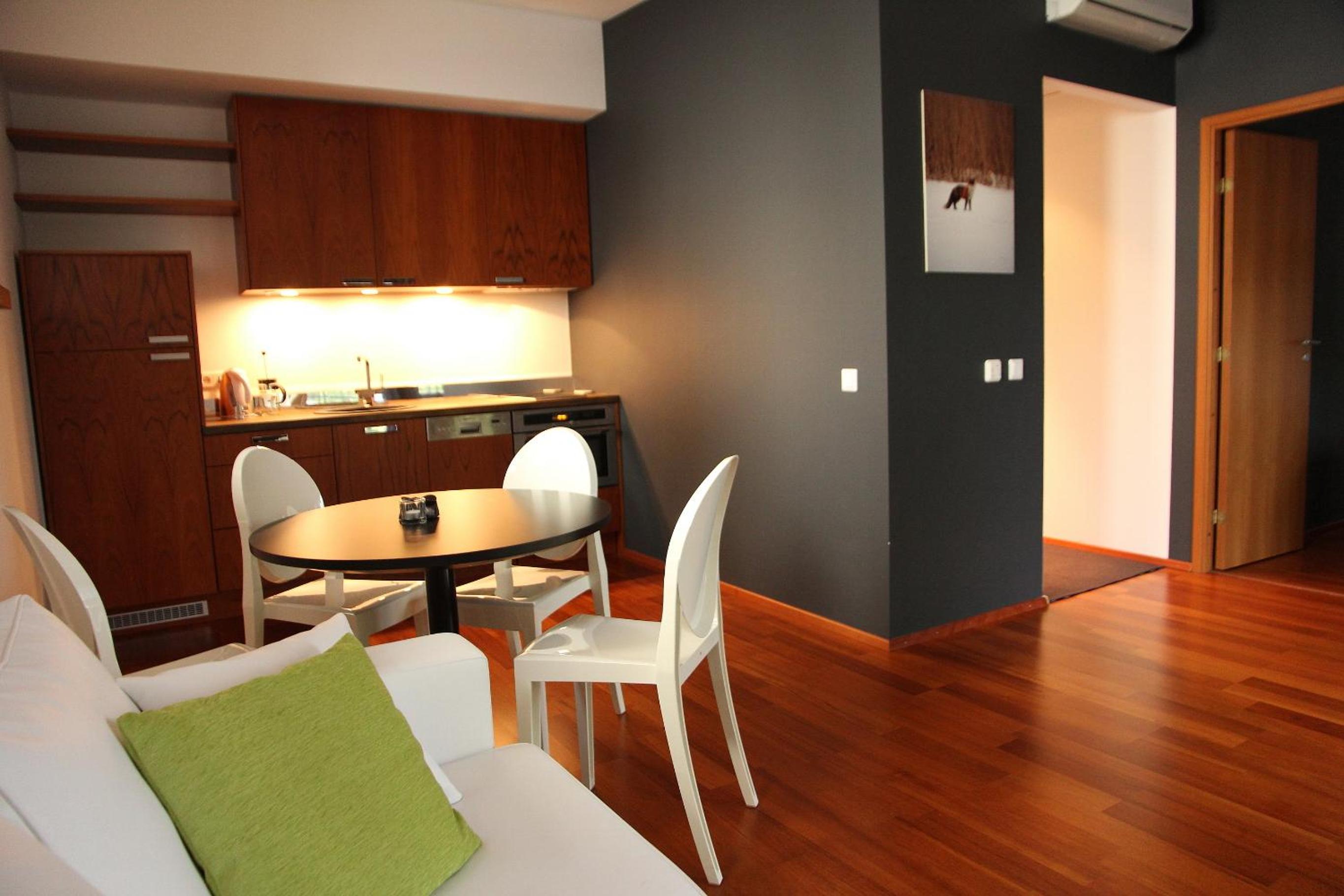 One-Bedroom Suite with Sauna - Photo 2