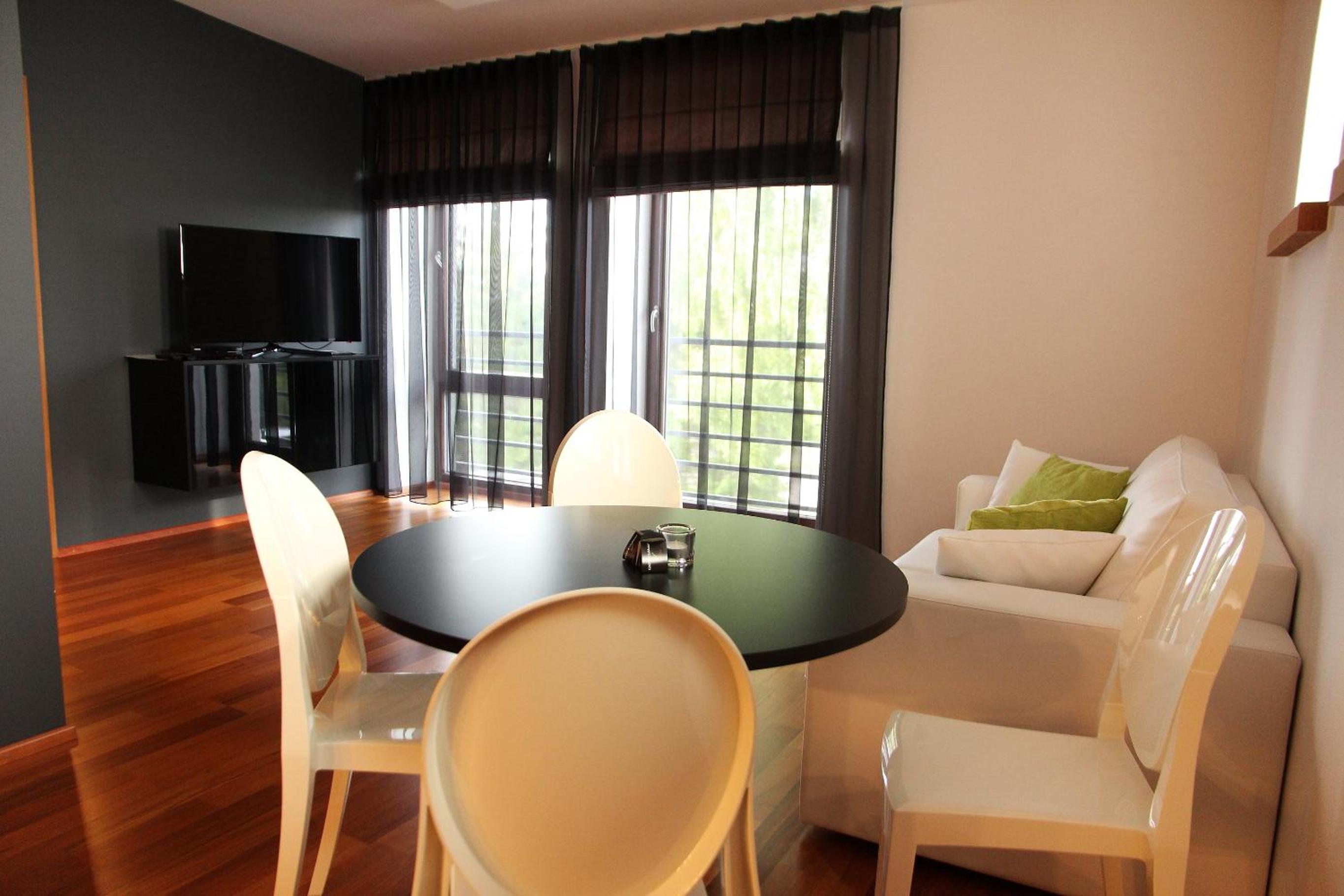 One-Bedroom Suite with Sauna - Photo 6