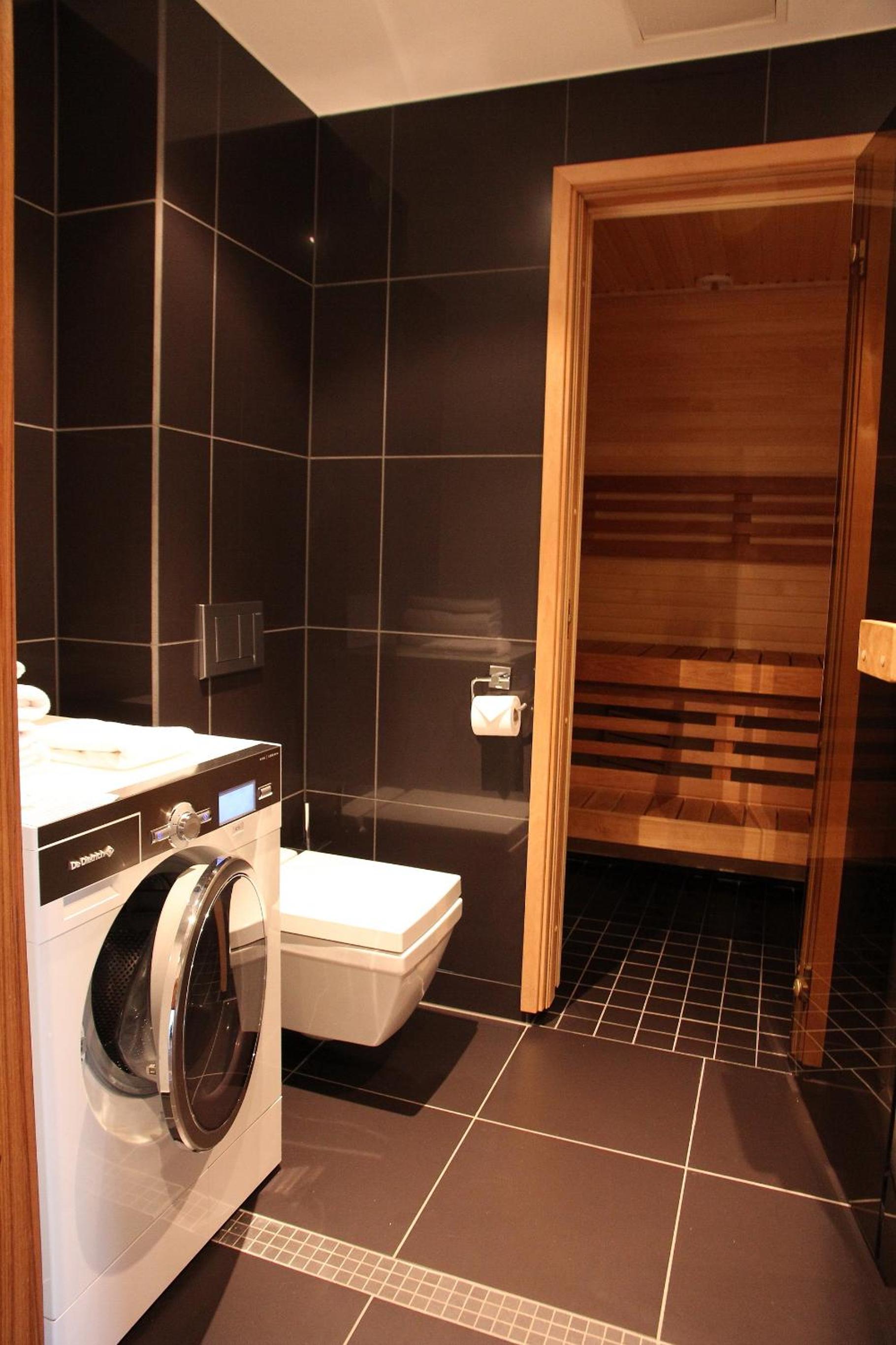 One-Bedroom Suite with Sauna - Photo 5