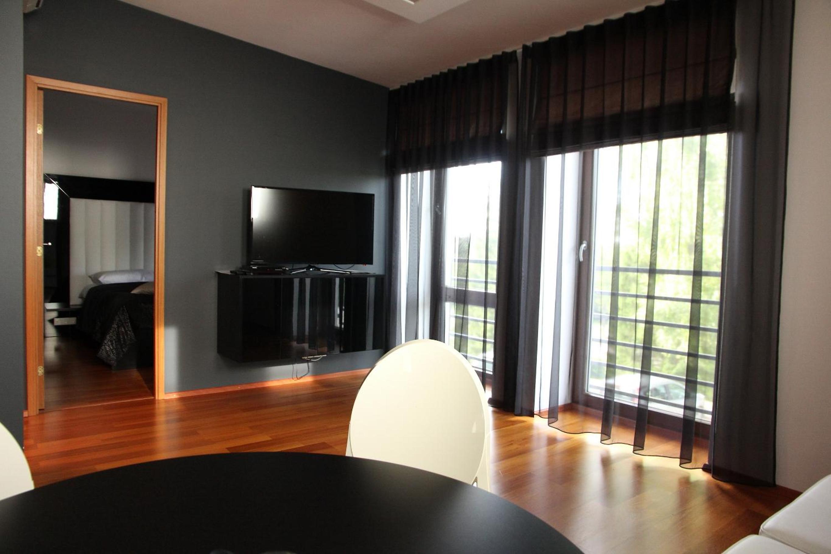 One-Bedroom Suite with Sauna - Photo 9