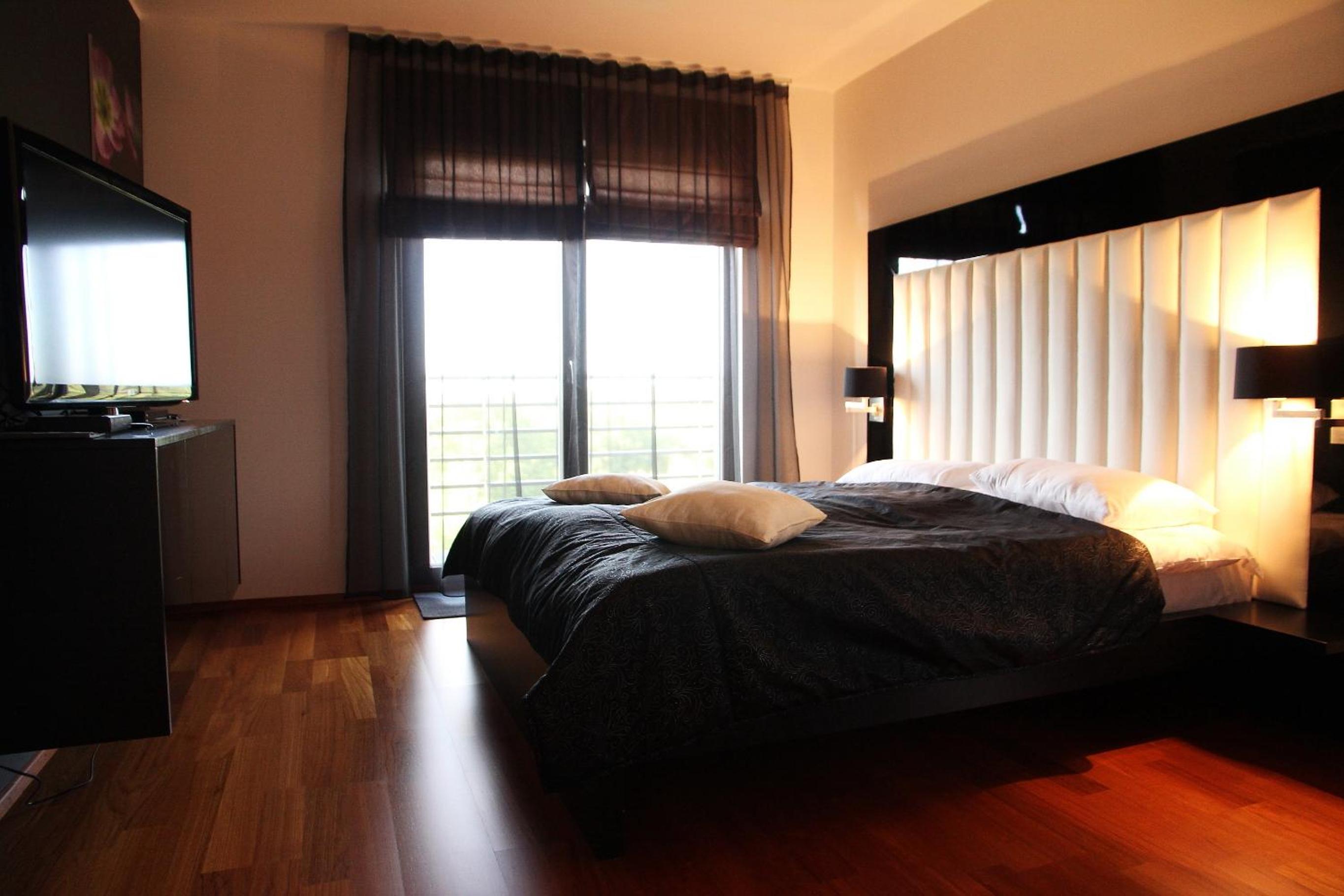 Luxury Suite - Photo 4