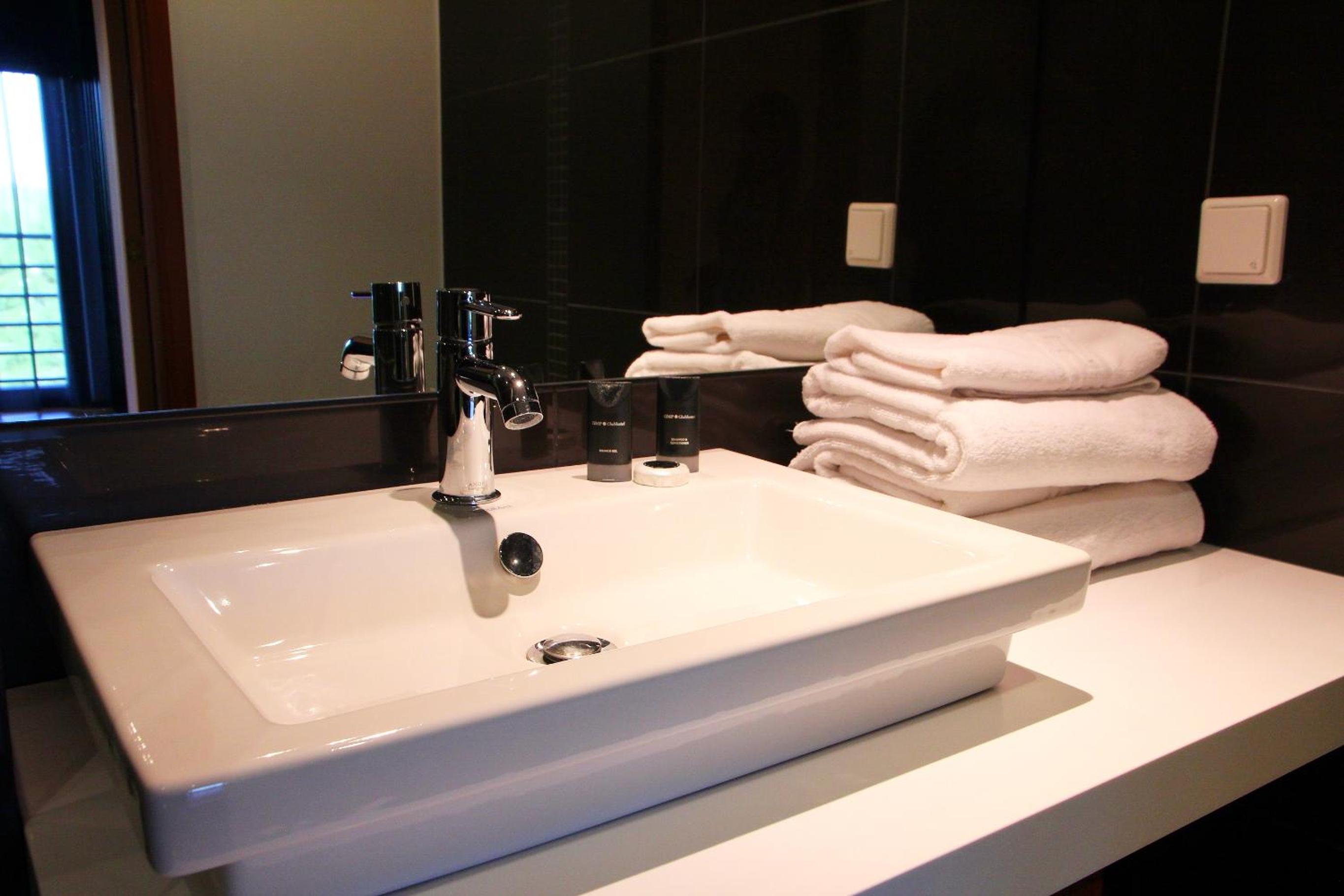 Luxury Apartment - Photo 5