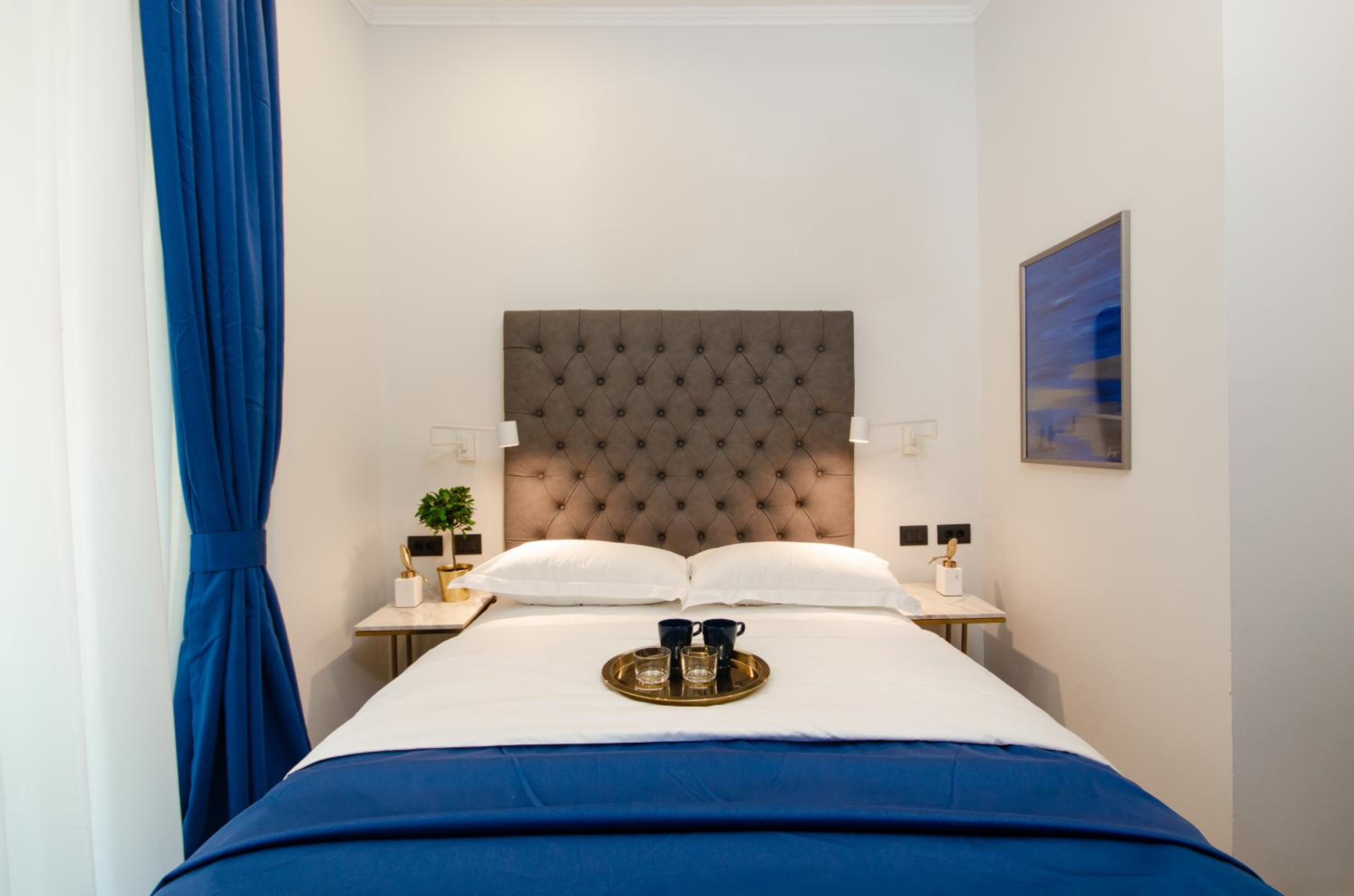 Double Room with Balcony - Photo 6