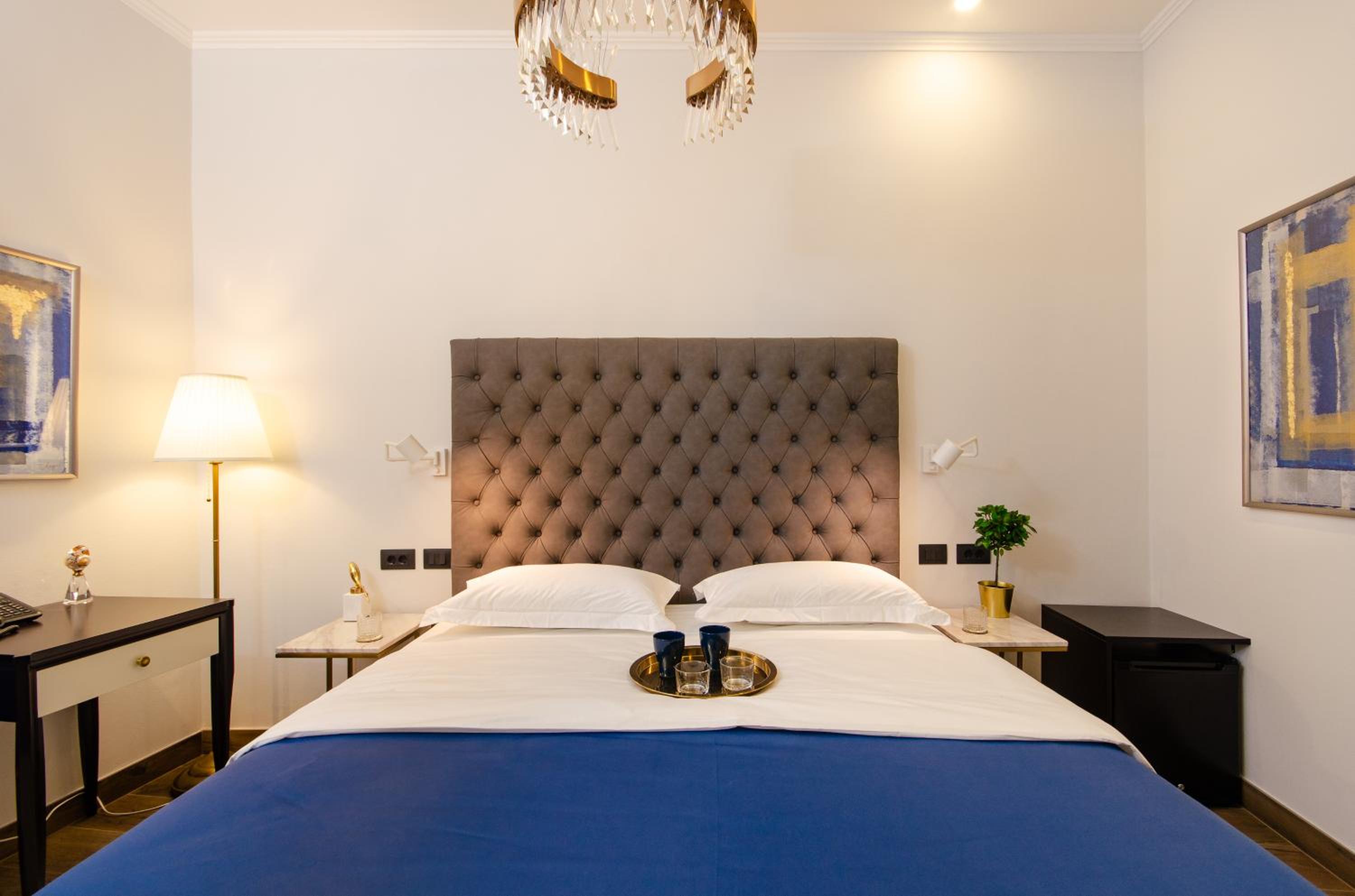 Superior King Room - Photo 14