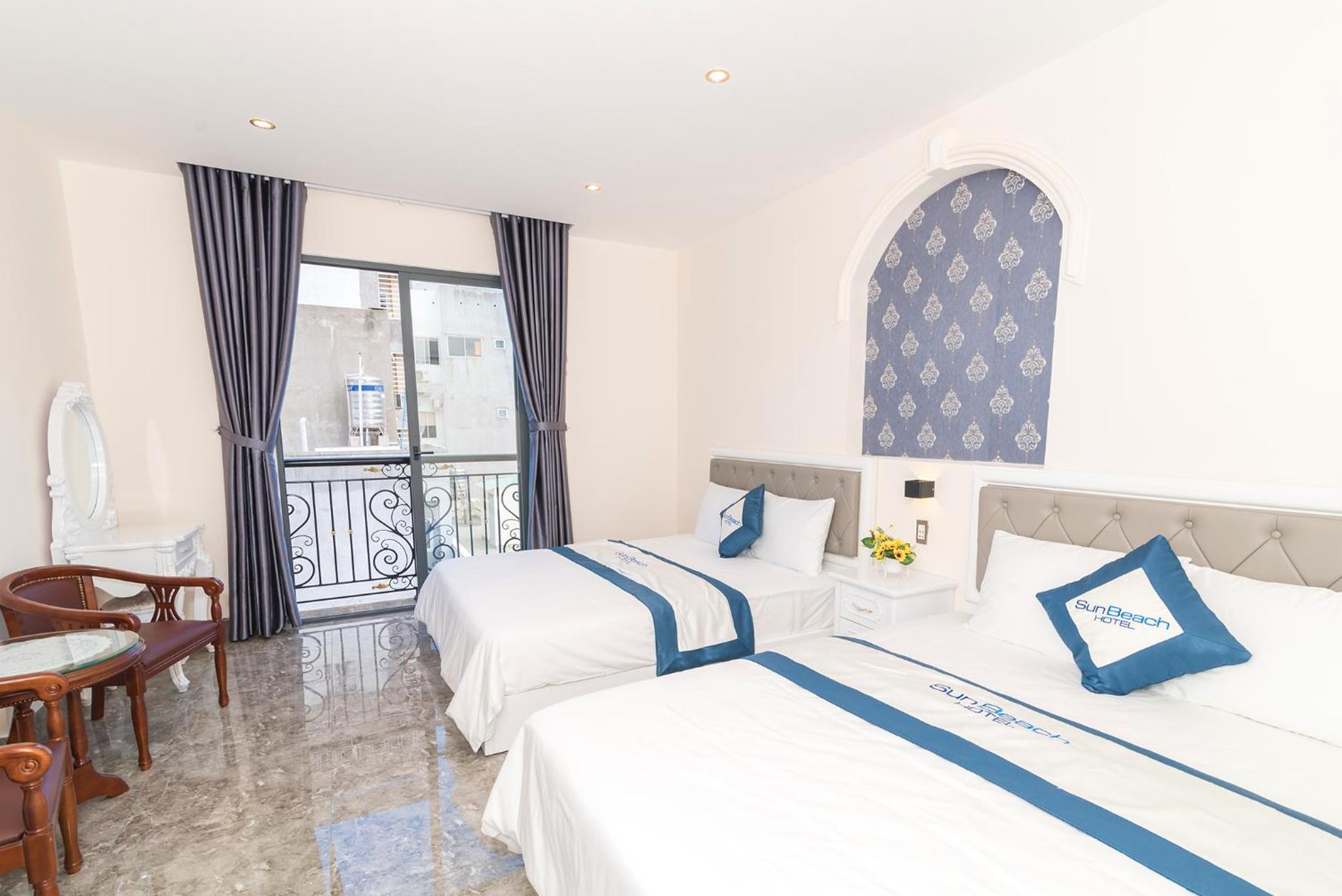 Deluxe Twin Room with Balcony photo 2