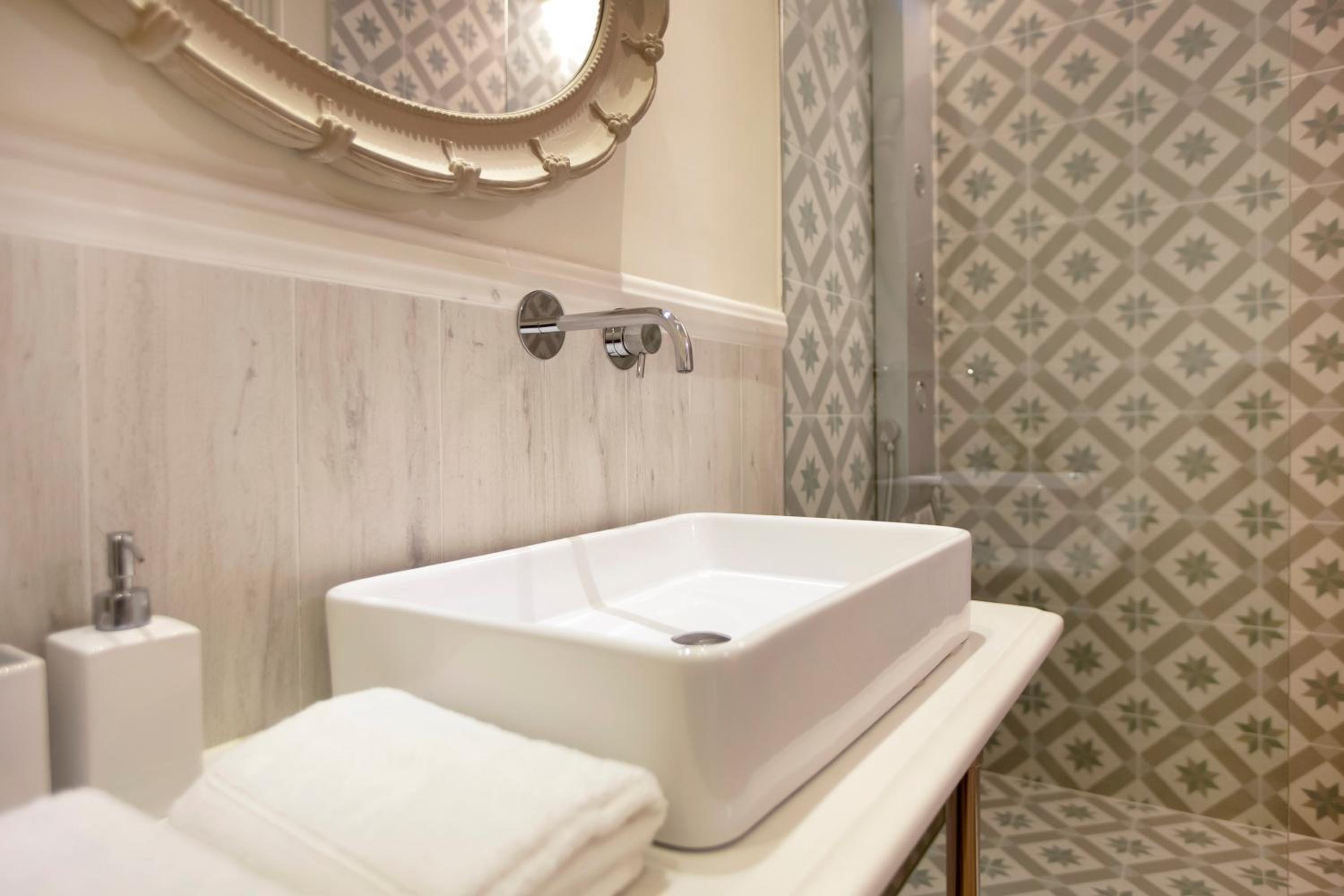 Standard Twin Room - Photo 25