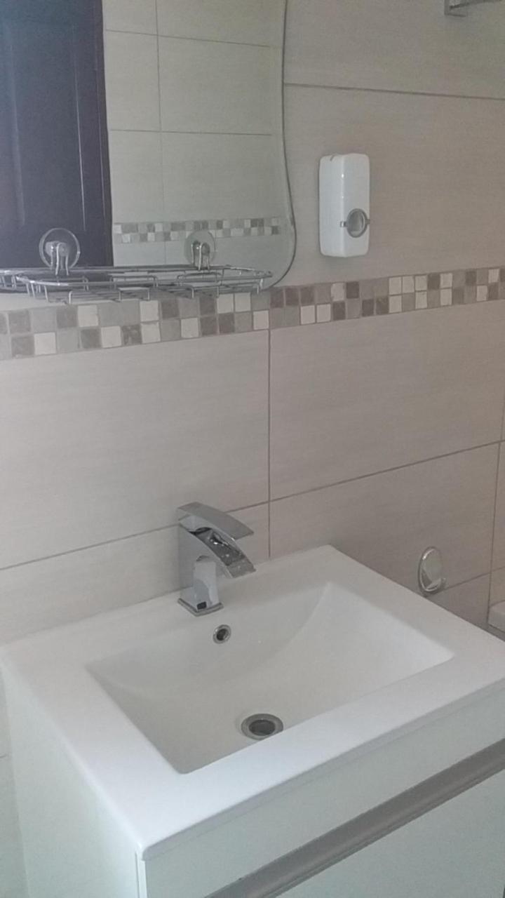 Deluxe Double Room - Photo 13