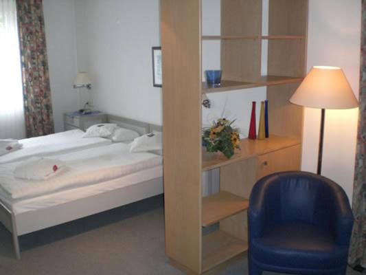 Economy Twin Room photo 2
