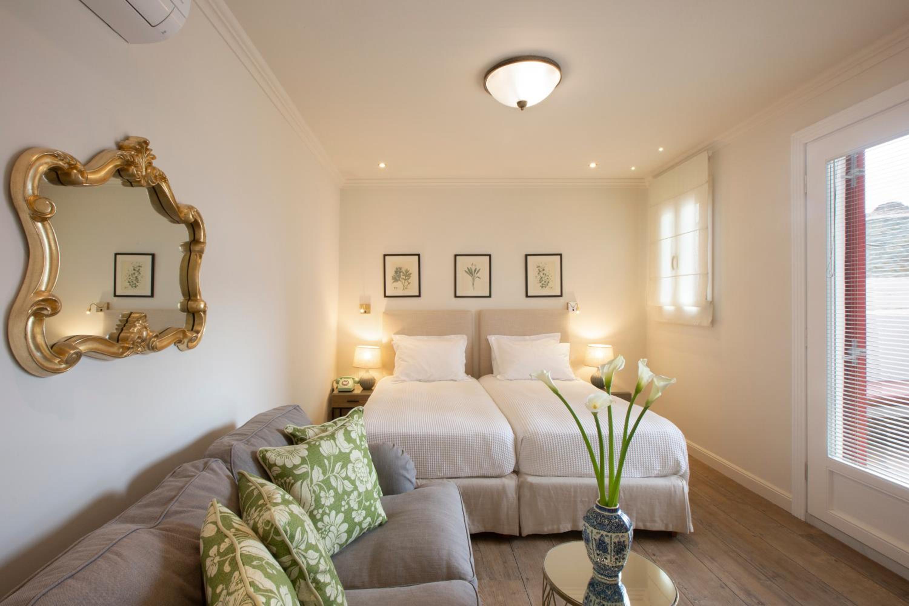 Standard Twin Room - Photo 20
