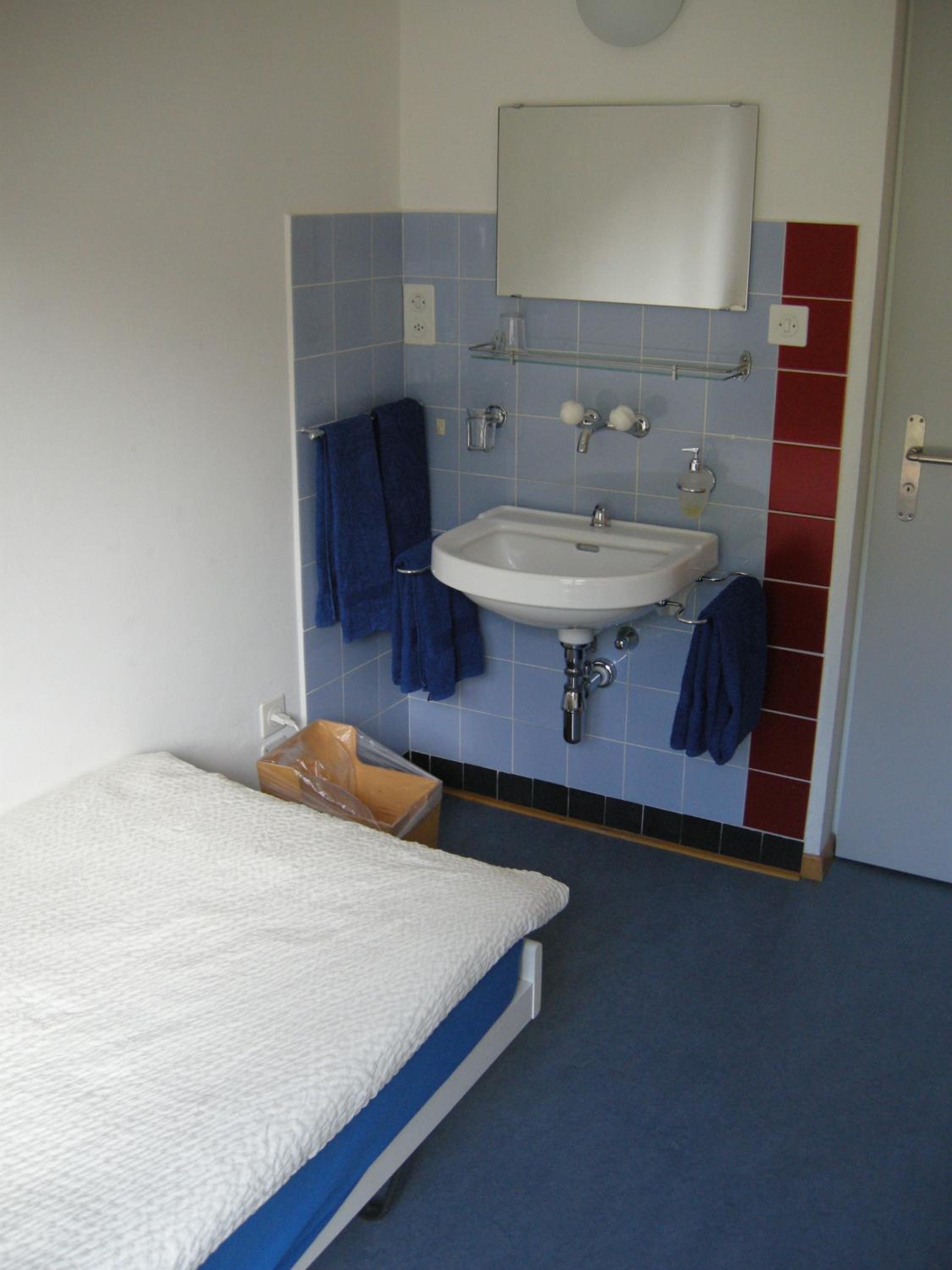 Twin Room with Shared Bathroom photo 3