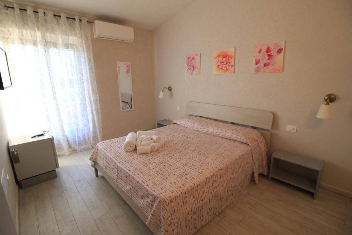 Deluxe Double Room with Sea View photo 3