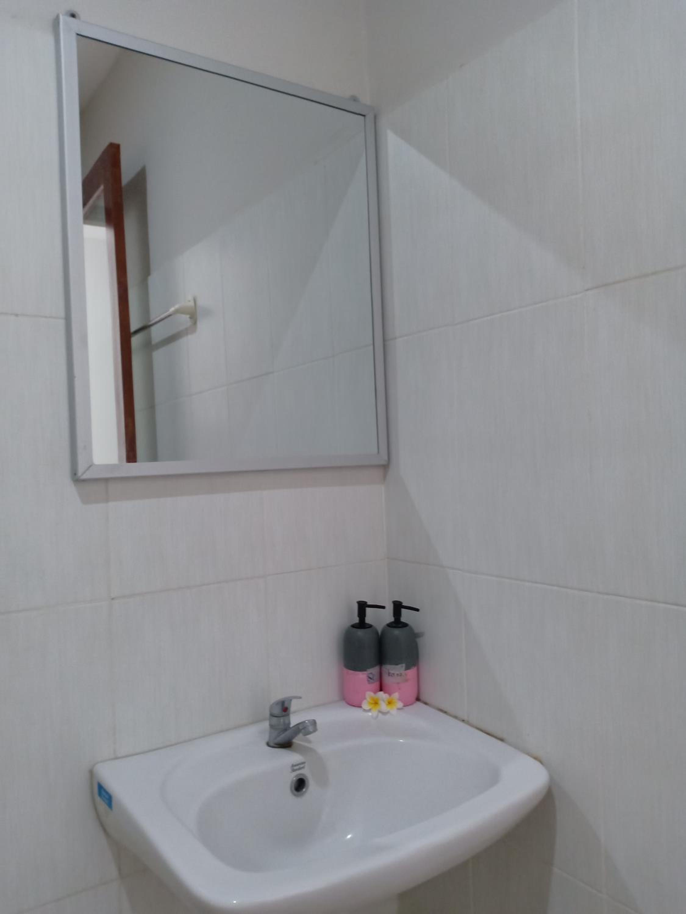 Standard Double Room - Photo 3