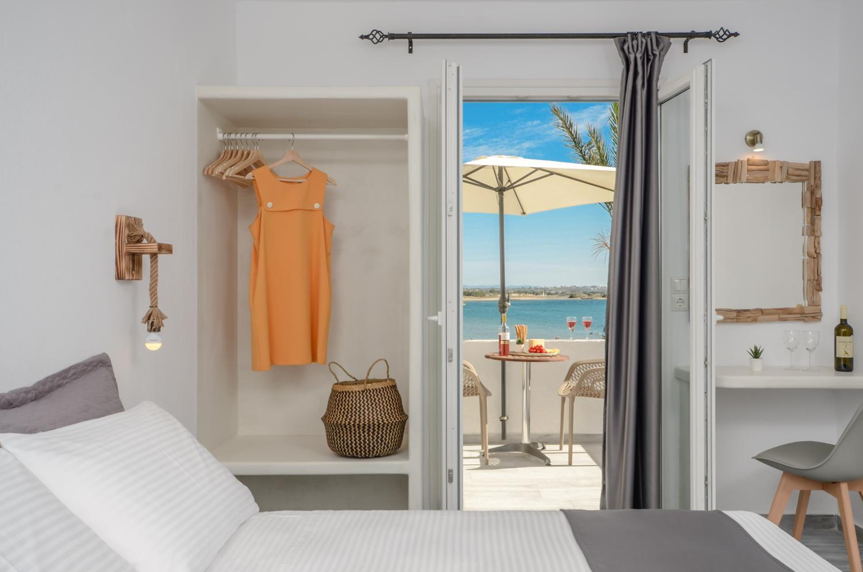 Deluxe Double Room with Balcony and Sea View