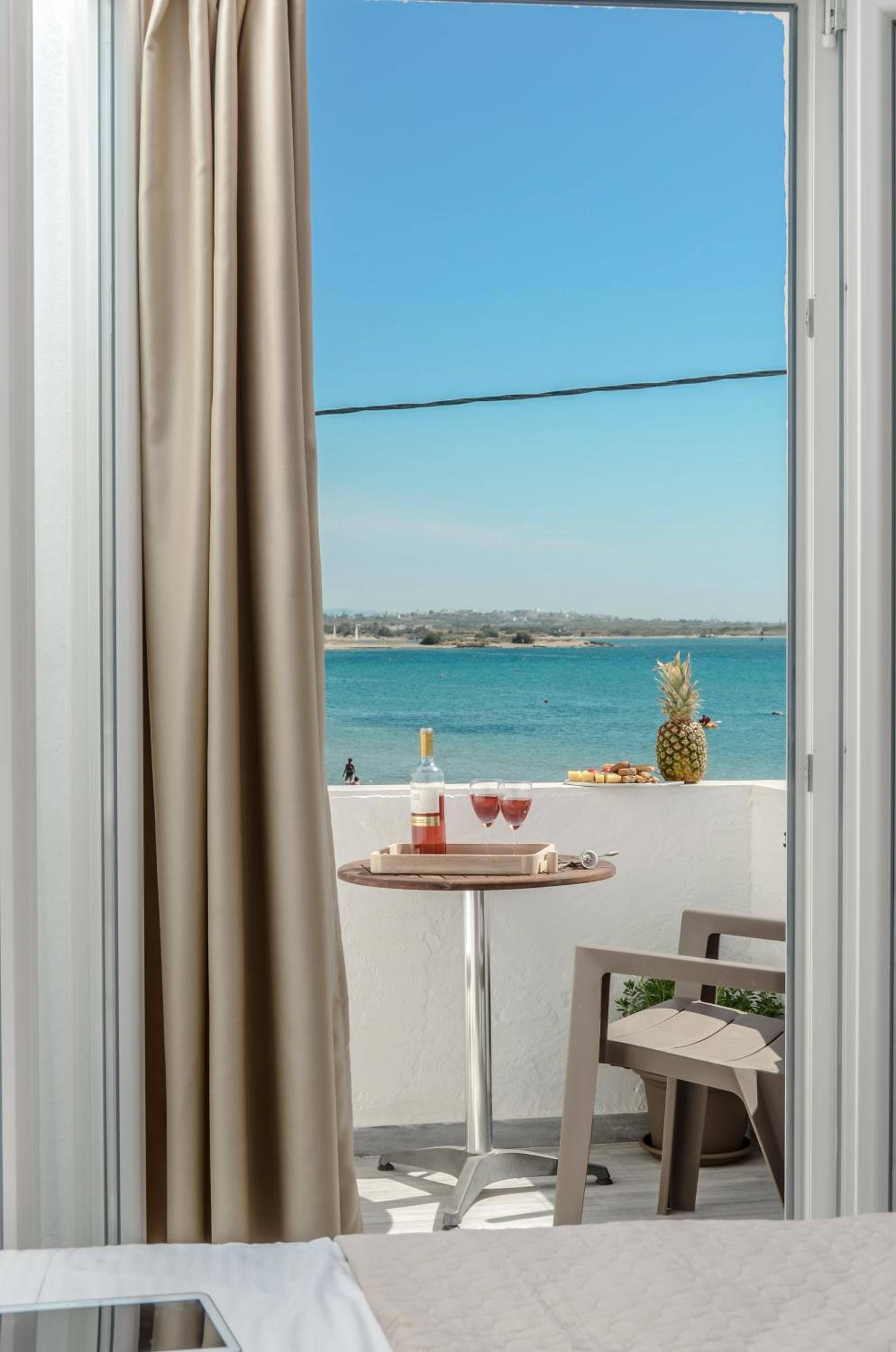 Double Room with Balcony and Sea View photo 3