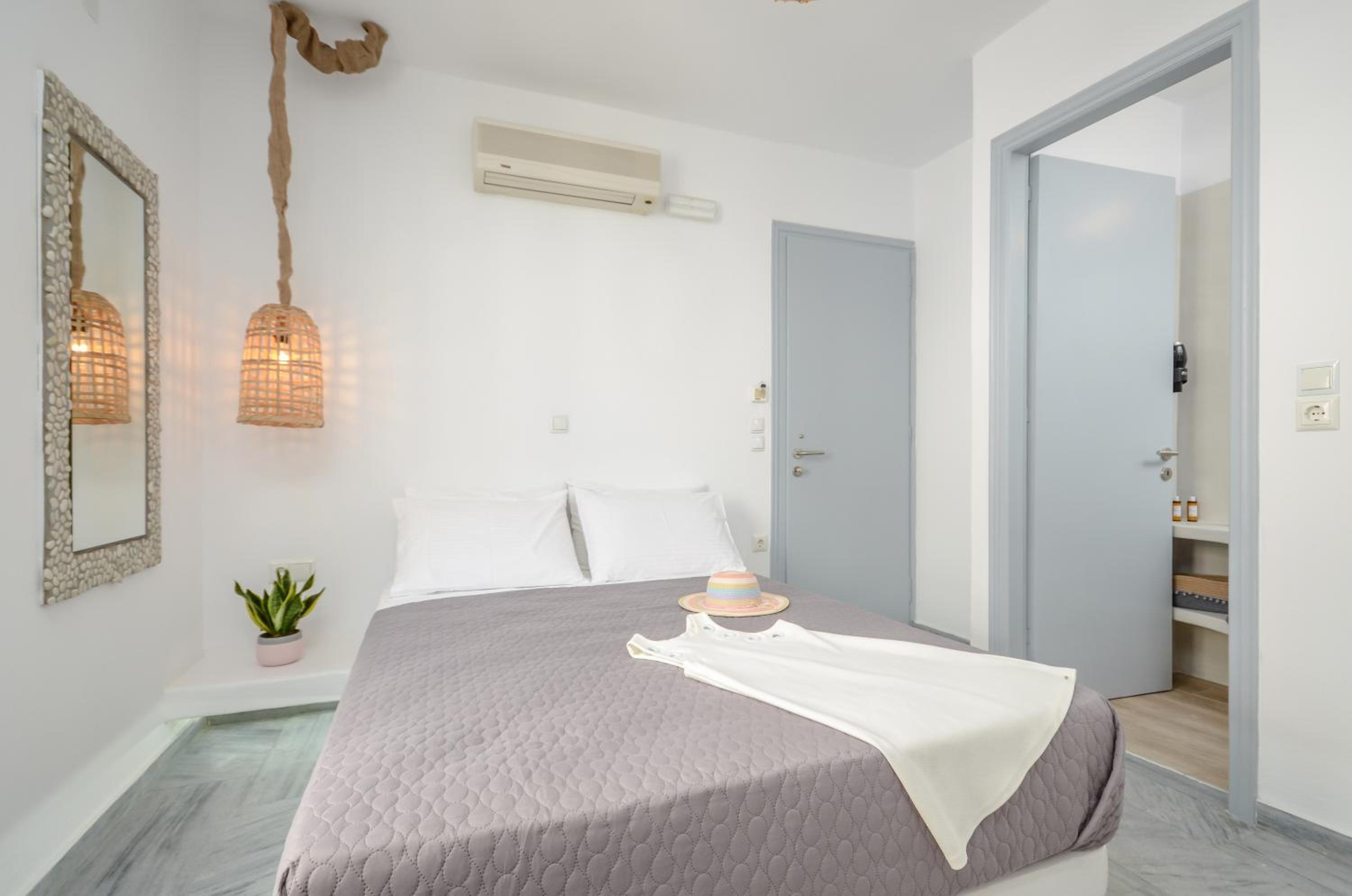Double Room with Street View photo 3