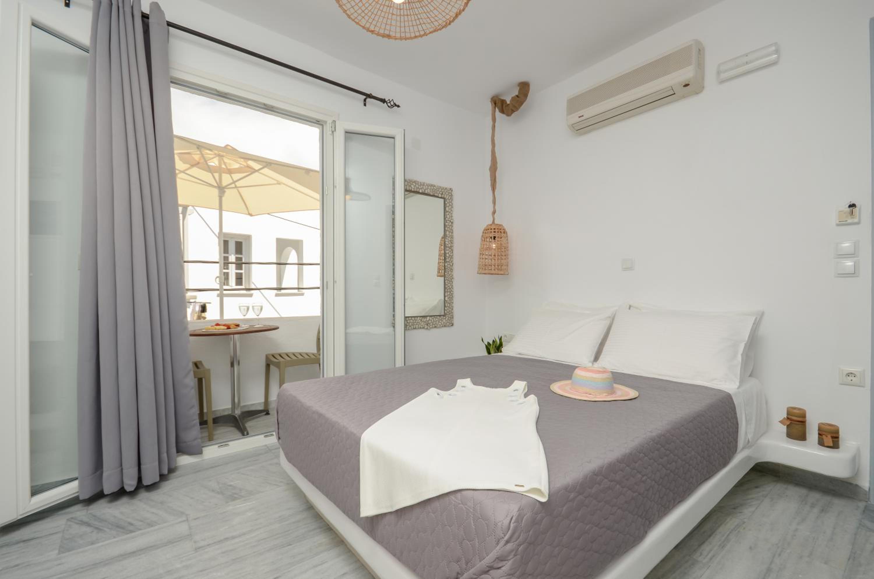 Double Room with Street View photo 3
