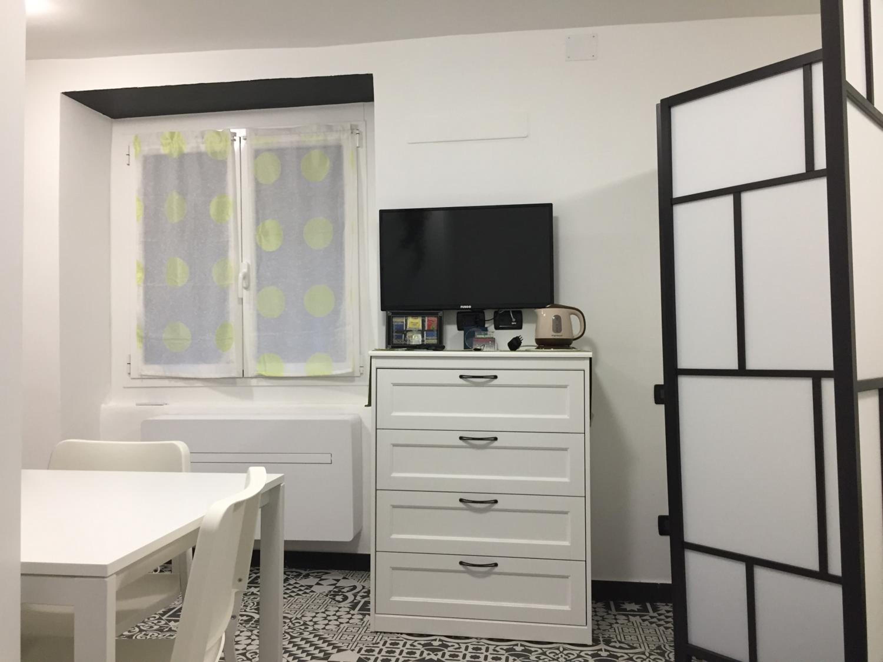 One-Bedroom Apartment - Photo 43