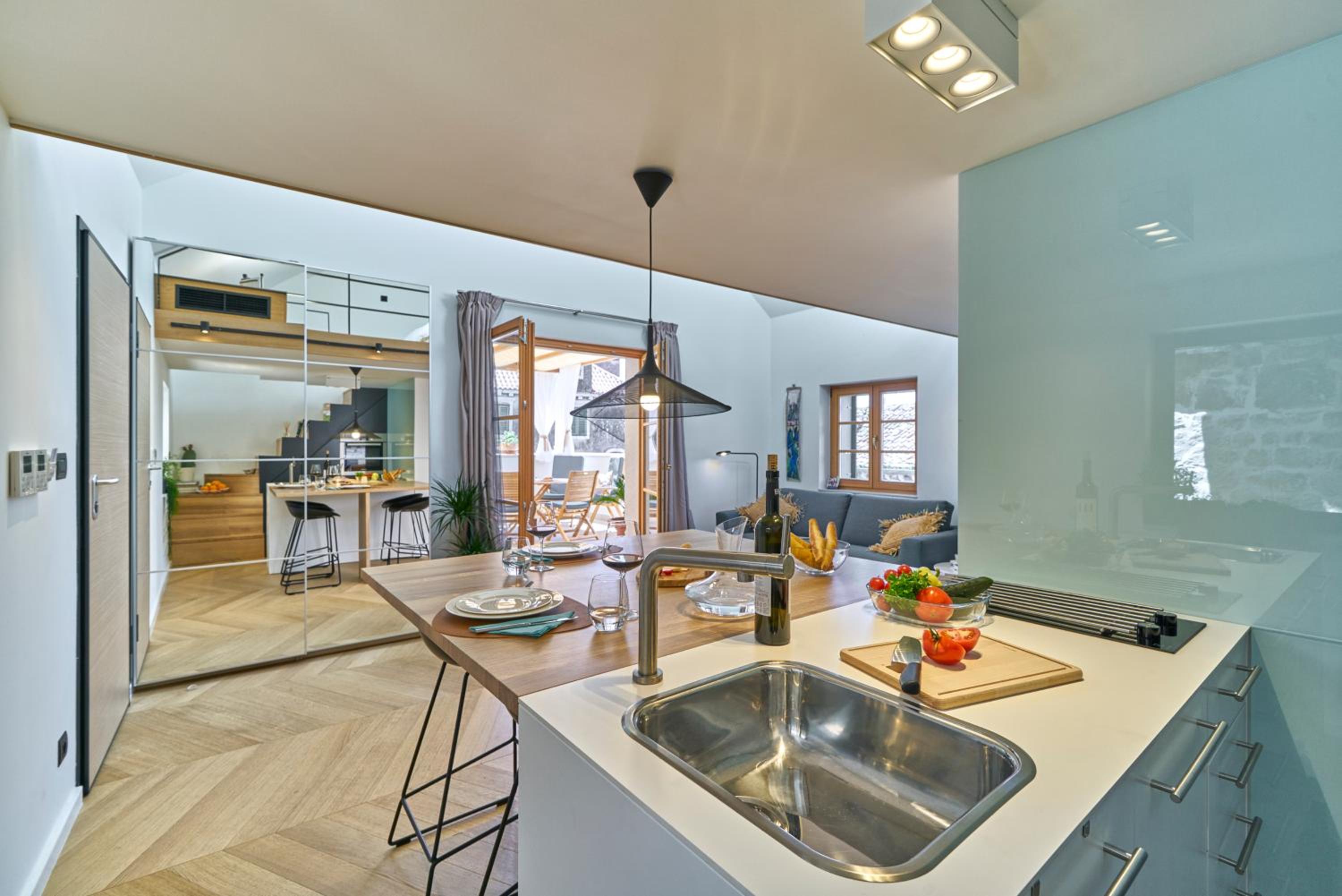 Deluxe Apartment with Terrace - Photo 22