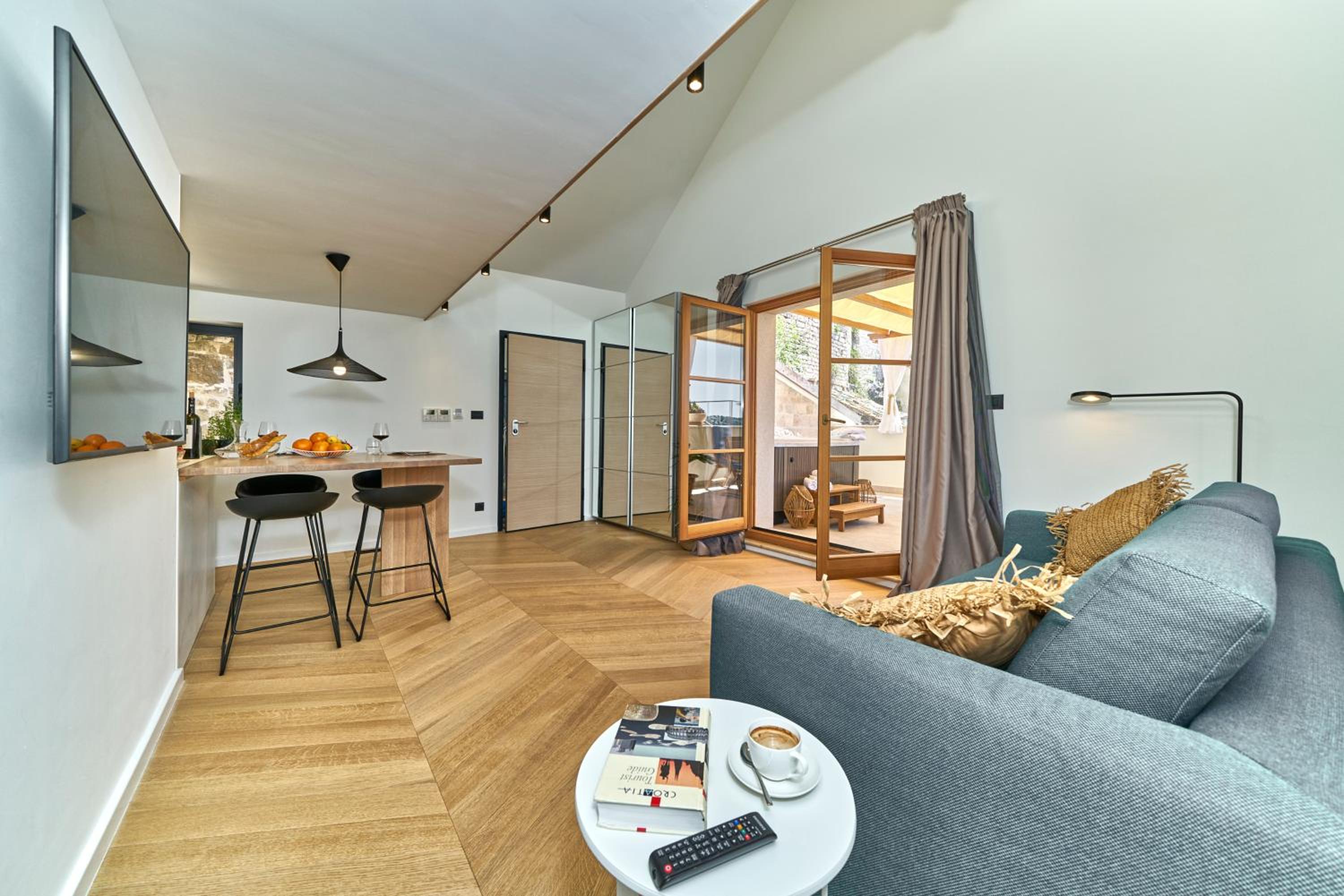 Deluxe Apartment with Terrace - Photo 1