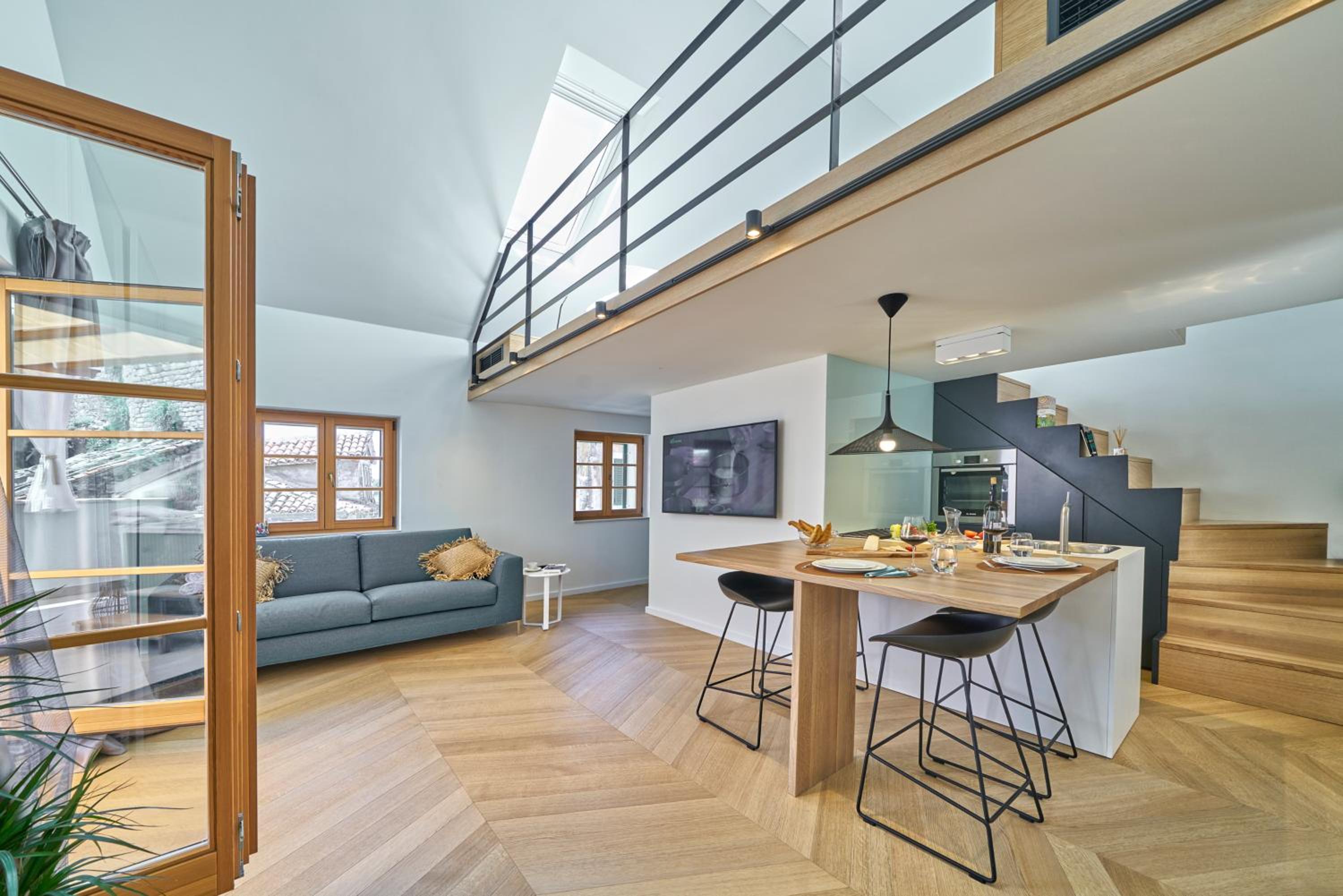 Deluxe Apartment with Terrace - Photo 24