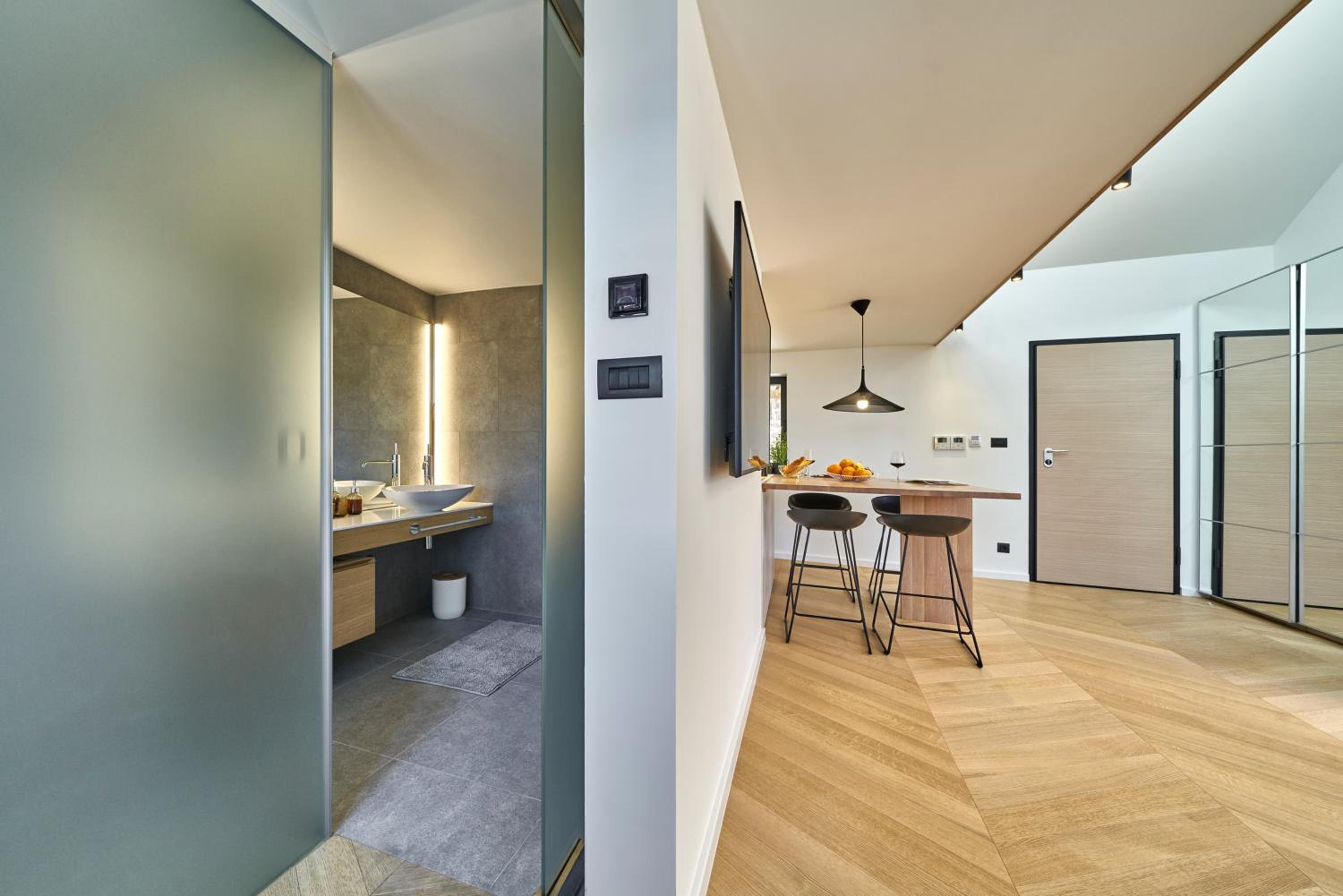 Deluxe Apartment with Terrace - Photo 7