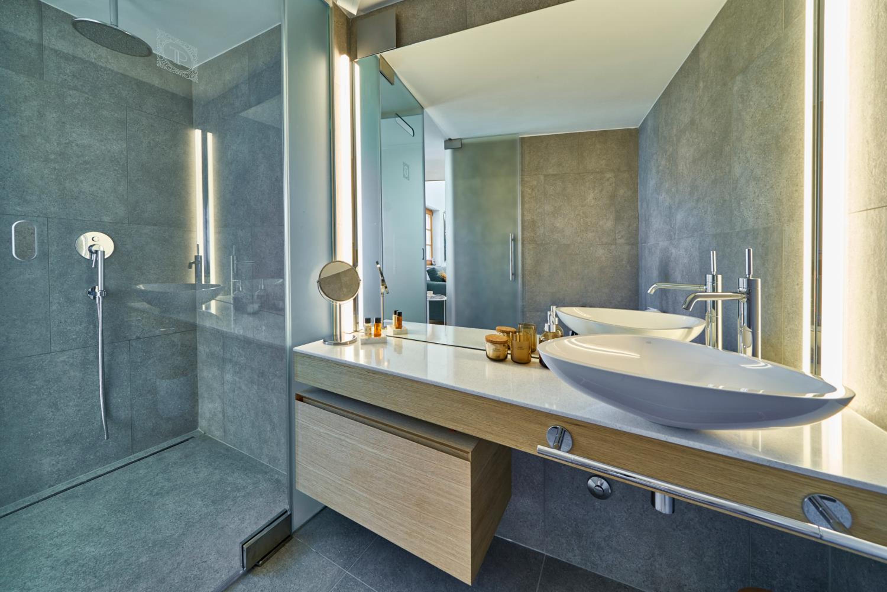 Deluxe Apartment with Terrace - Photo 5