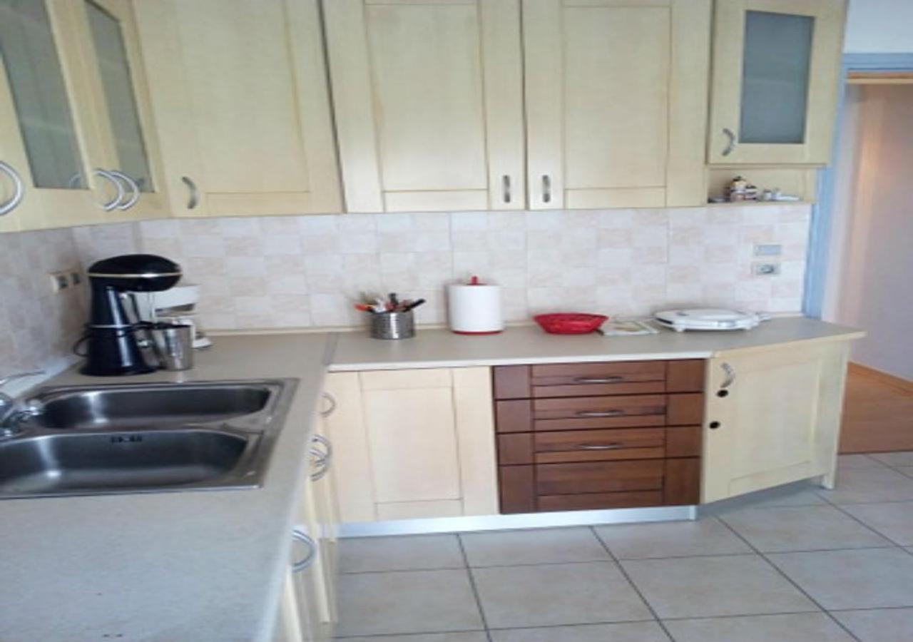 Two-Bedroom Apartment - Photo 2