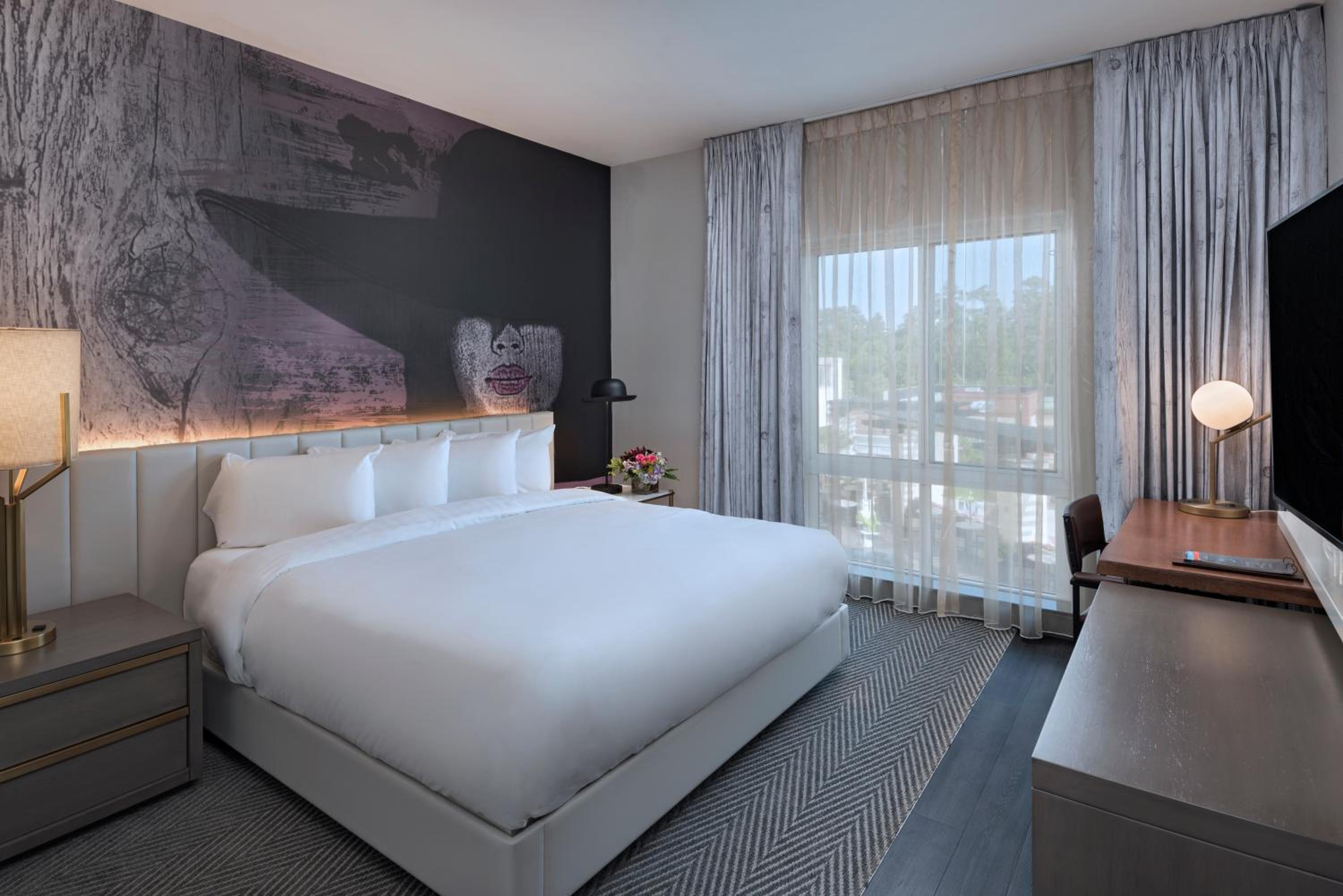 1 King Bed - Photo 3