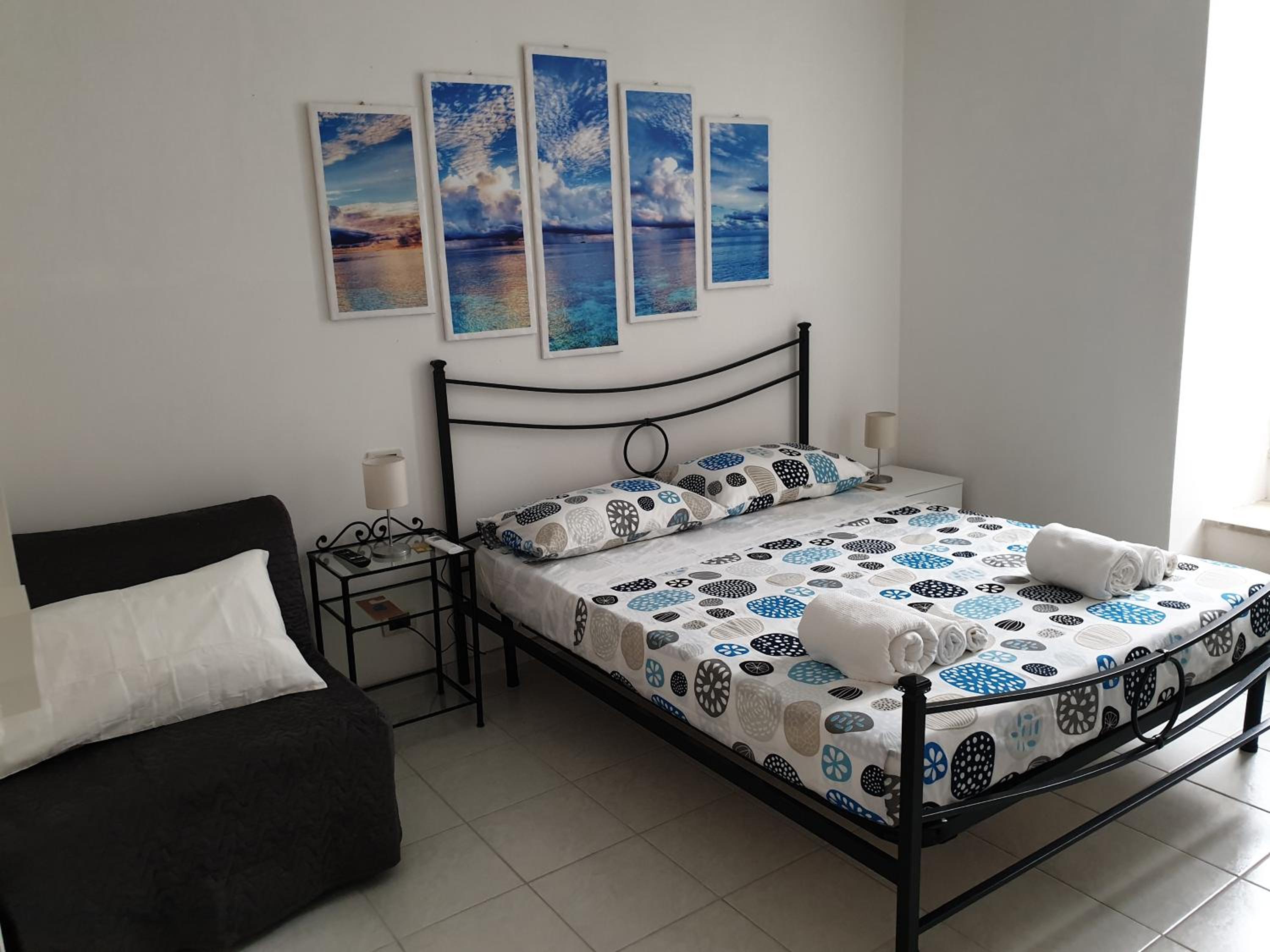 Double Room with Private External Bathroom - Photo 1