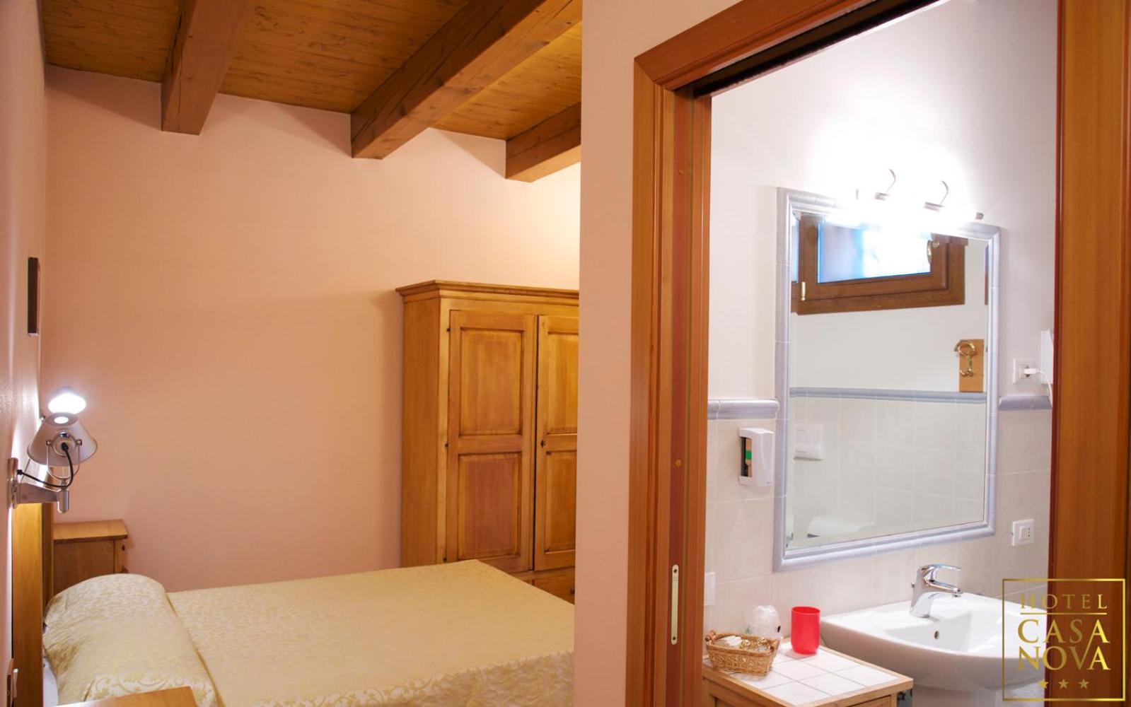 Comfort Room with French Bed - Photo 2