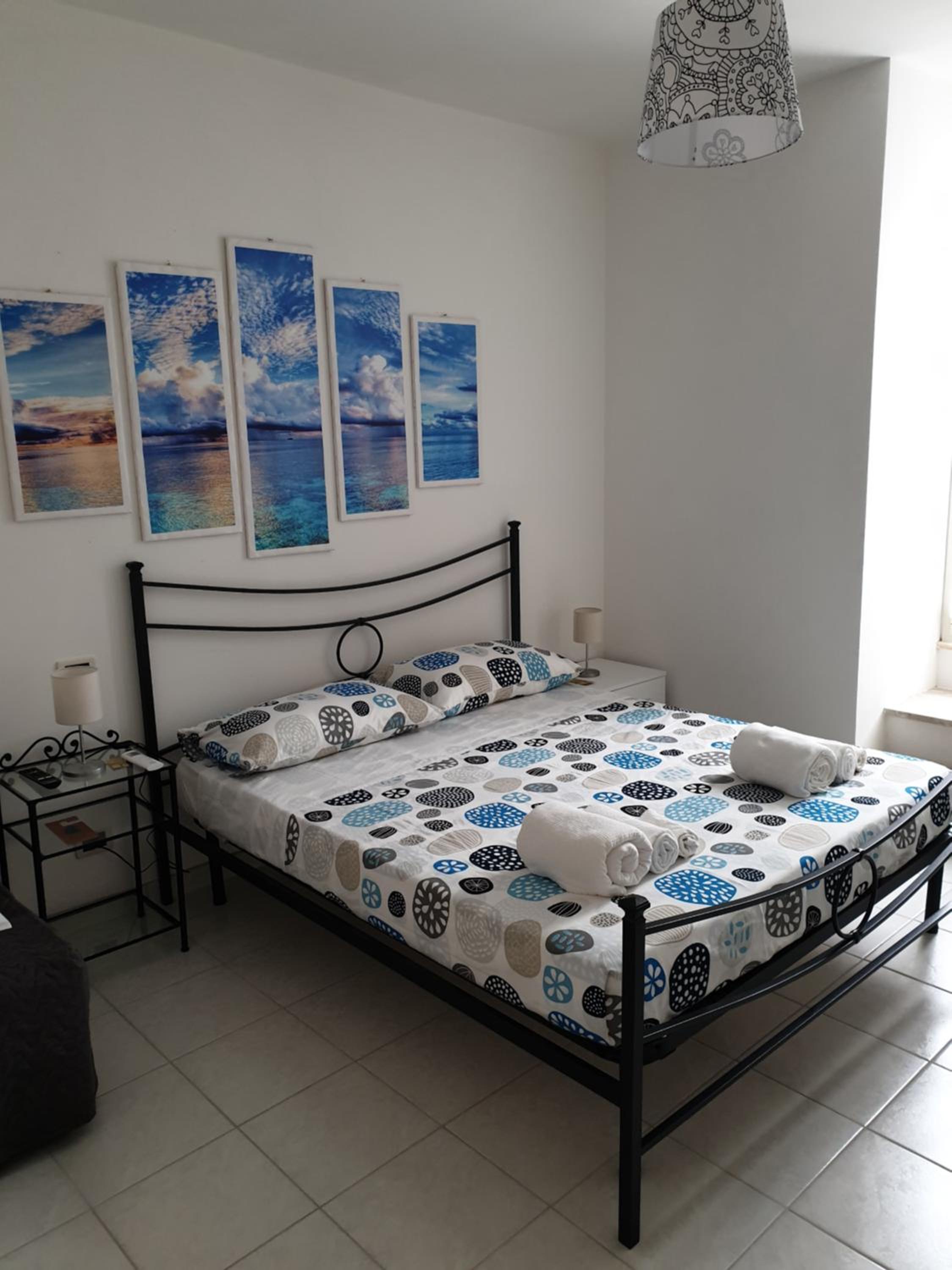 Double Room with Private External Bathroom - Photo 2