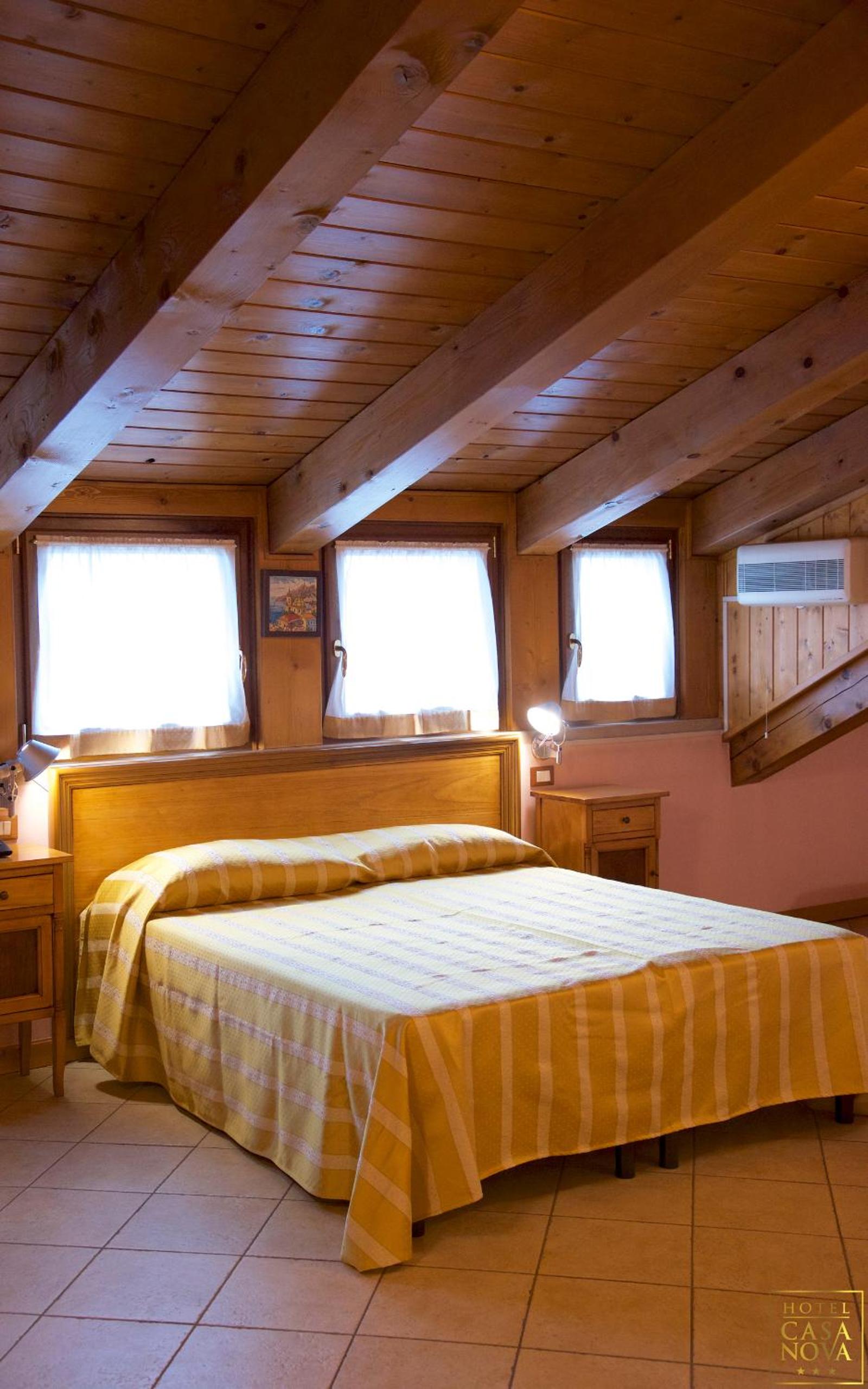 Quadruple Room with Private Bathroom - Photo 4