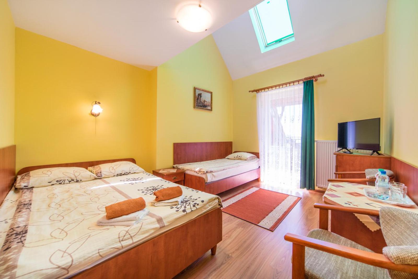 Triple Room with Private Bathroom