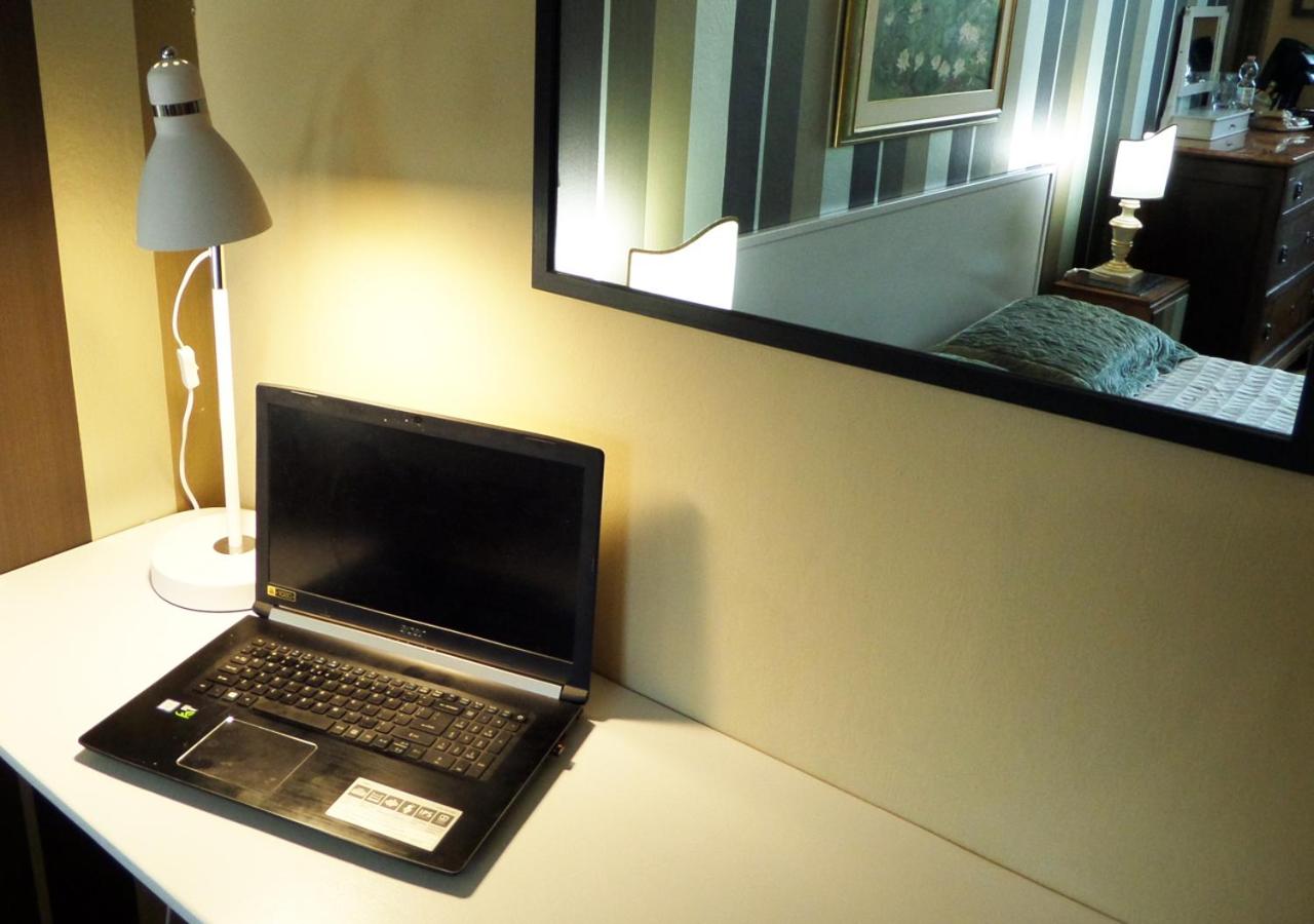 Double Room with Private Bathroom - Photo 3