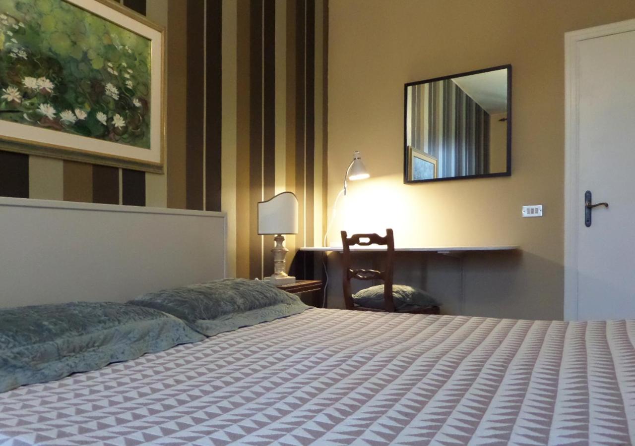 Double Room with Private Bathroom - Photo 35