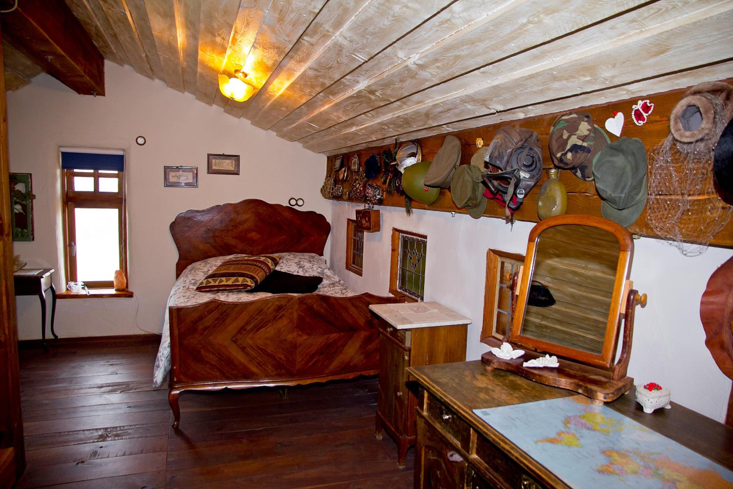 Quadruple Room with Shared Bathroom photo 1