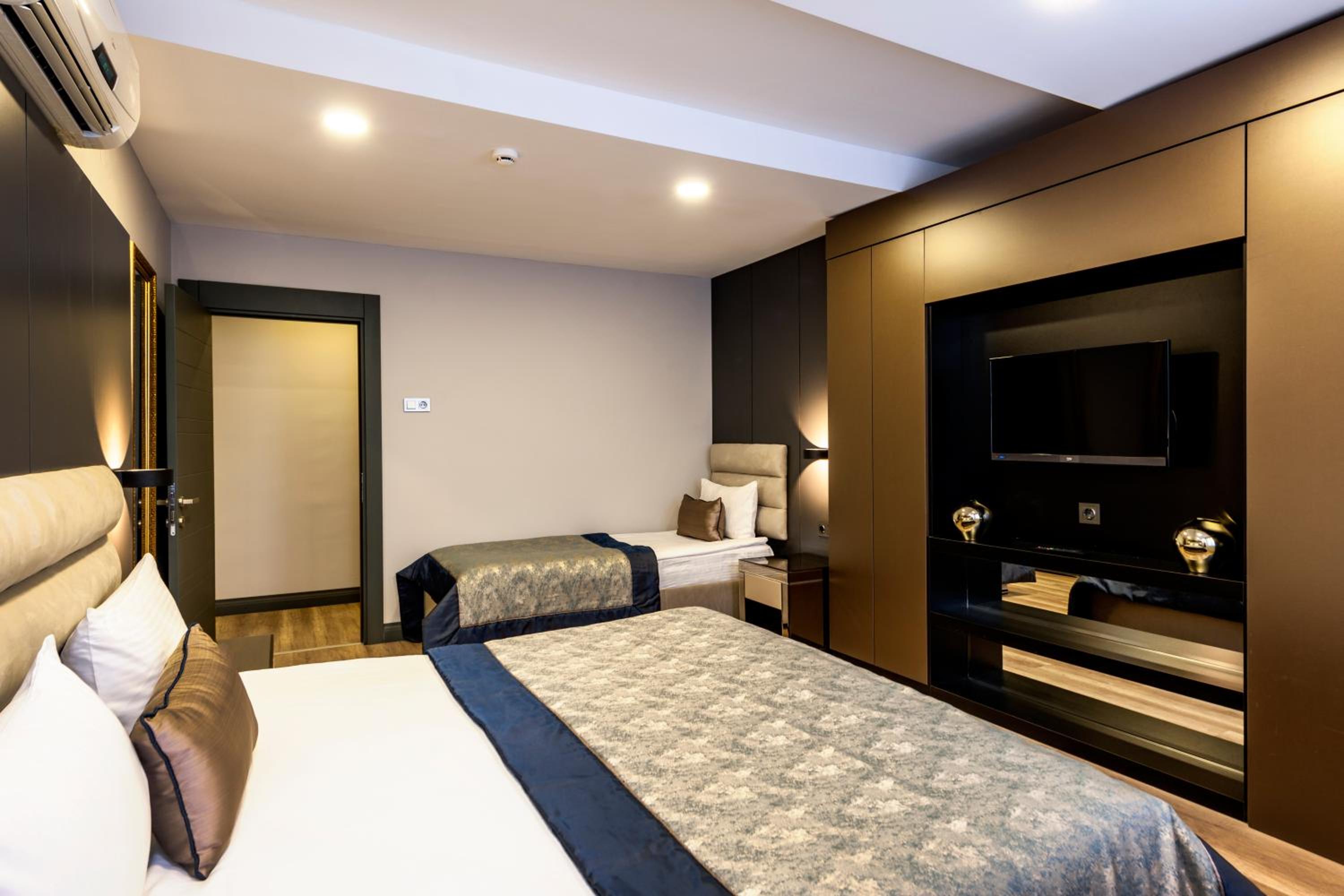 Superior Two-Bedroom Suite photo 1