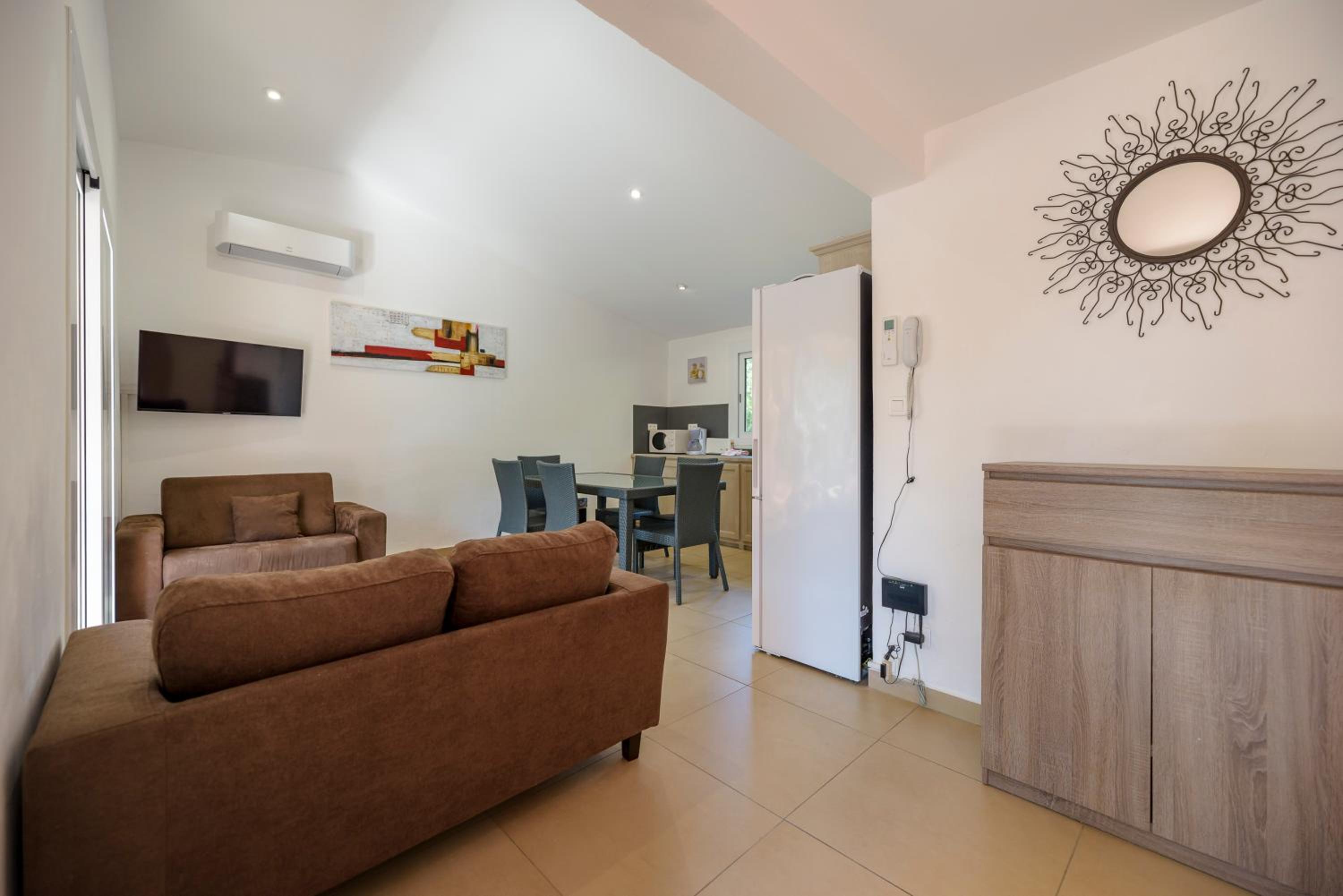 Comfort Three-Bedroom Villa (6 Adults)