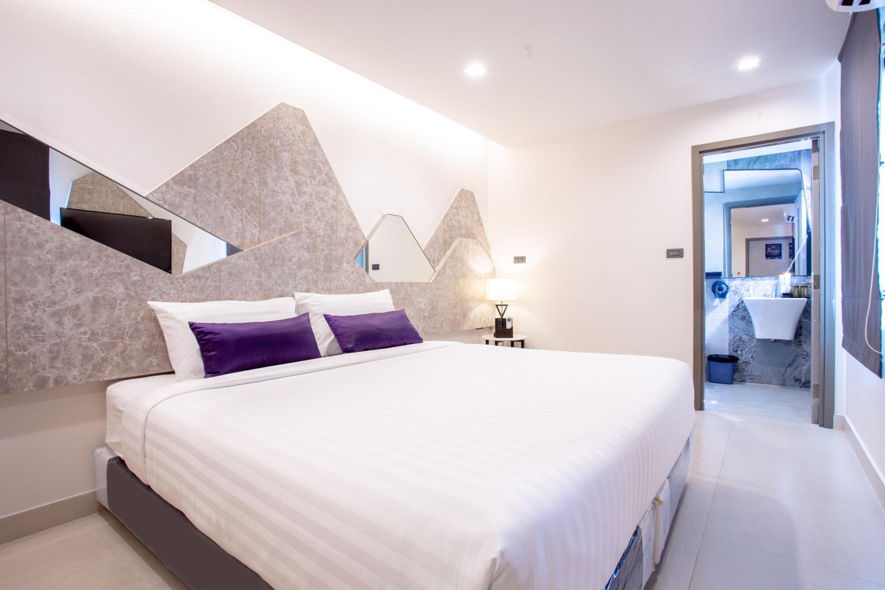 Deluxe Double Room photo 2