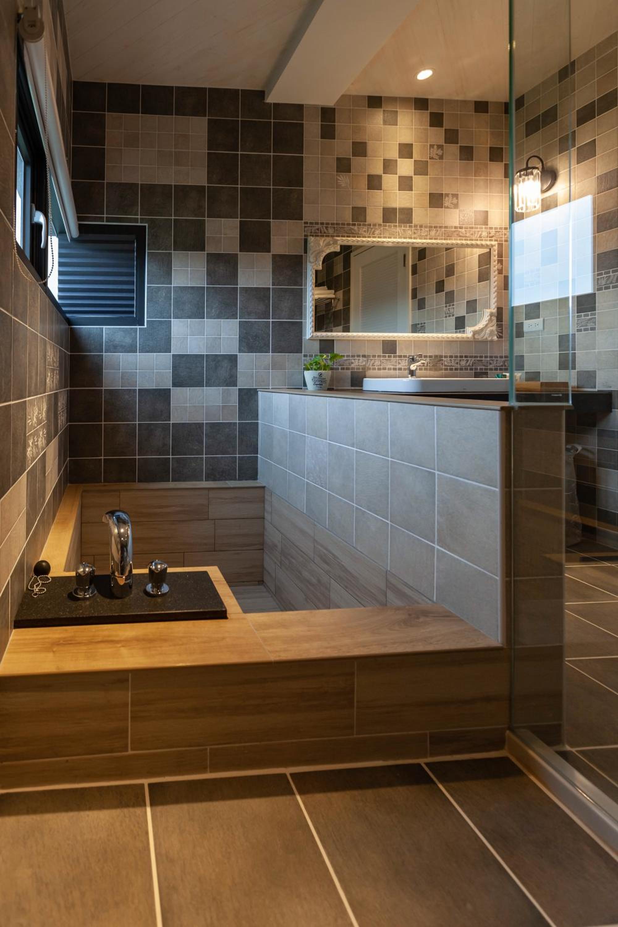 Deluxe Large Double Room with Bathtub photo 2