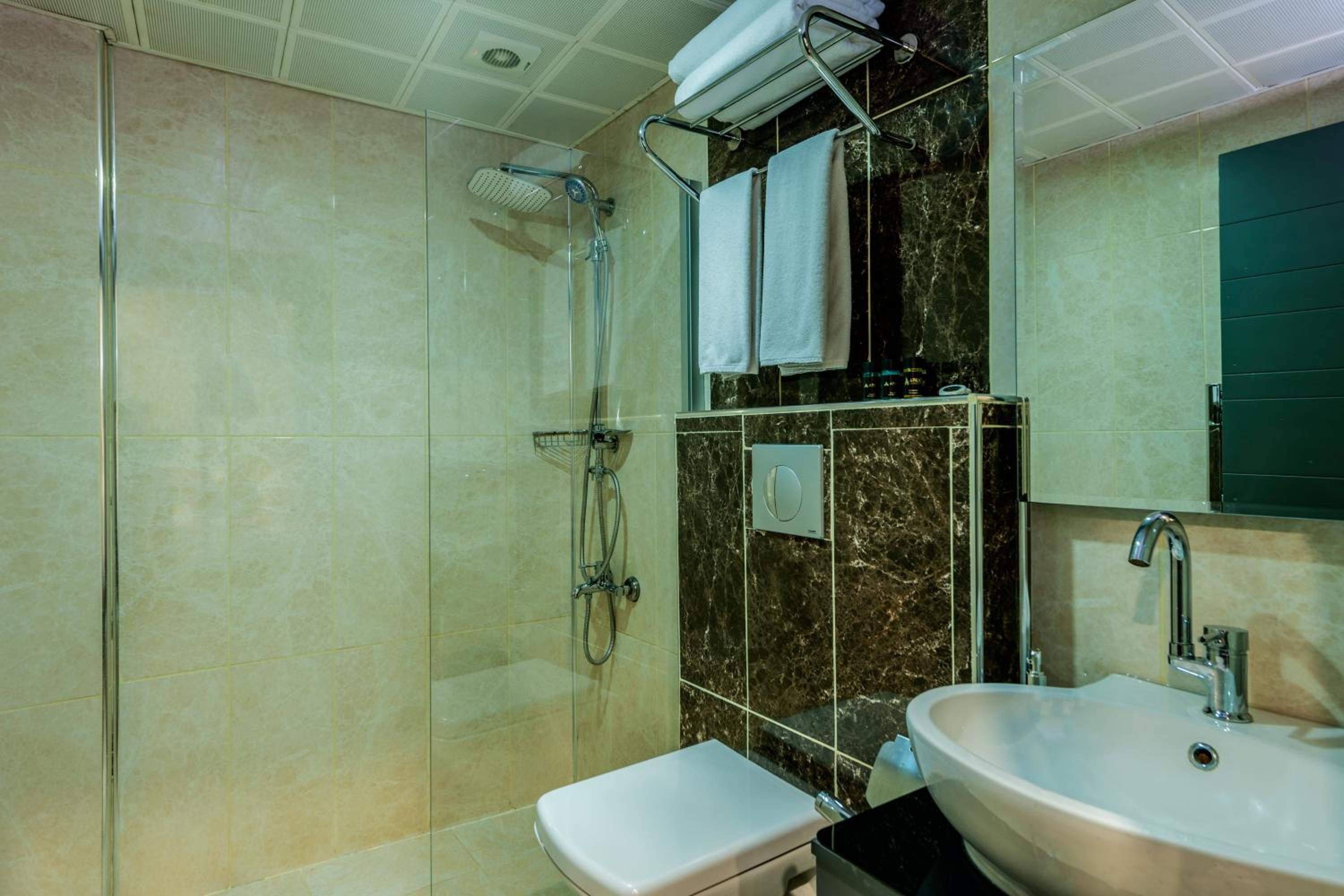 Superior Two-Bedroom Suite photo 2