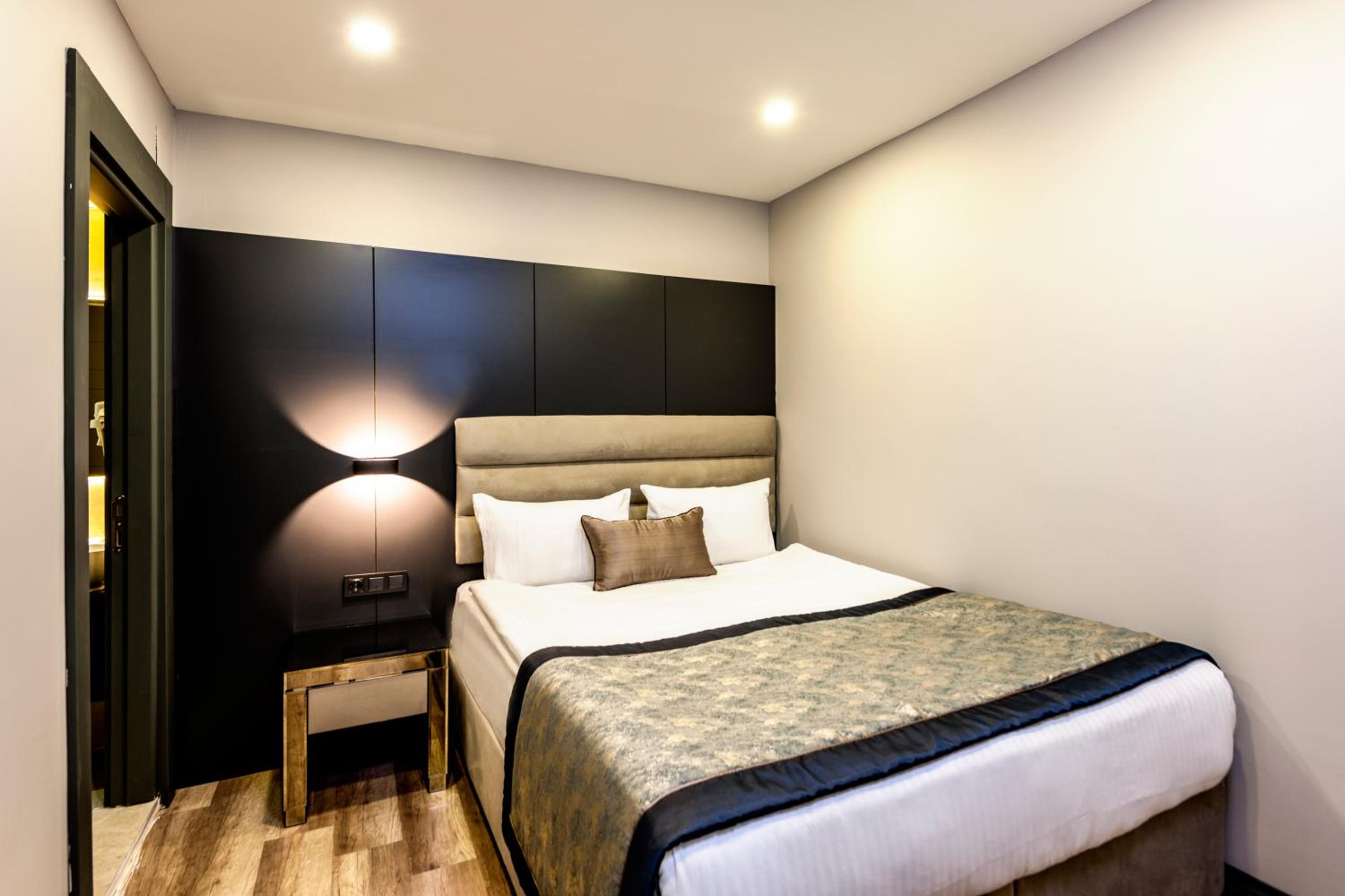 Superior Two-Bedroom Suite photo 3
