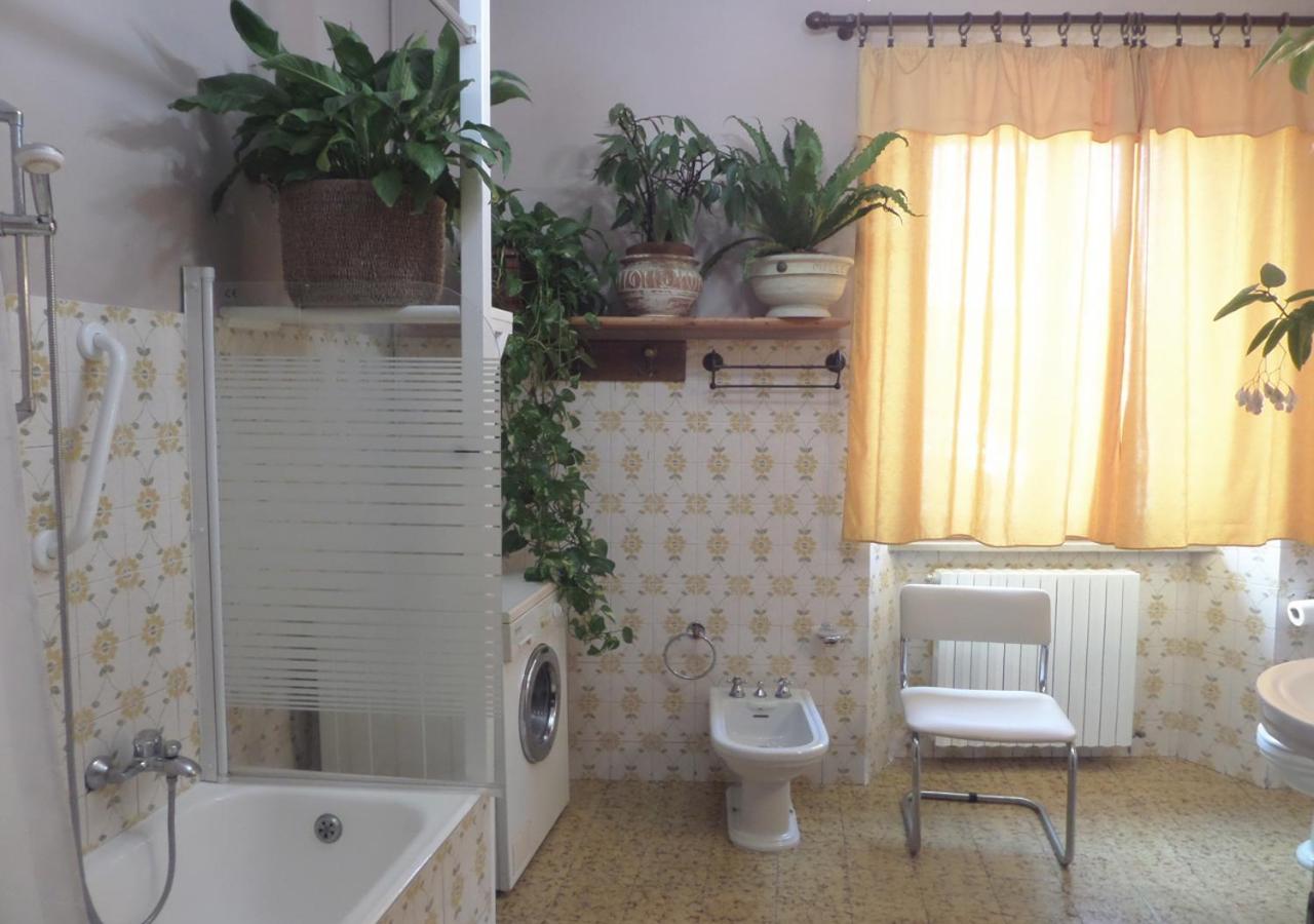 Double Room with Private Bathroom - Photo 16