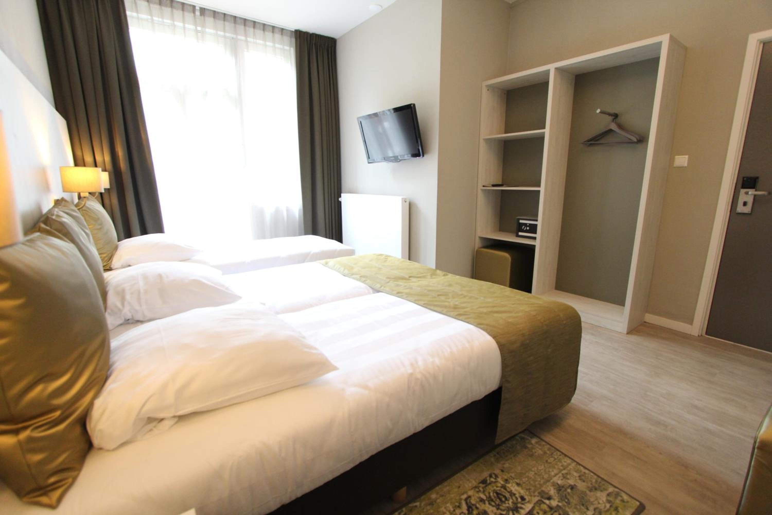 Classic Triple Room photo 1
